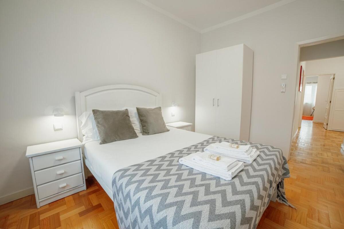 Cedofeita Flat by Hosty