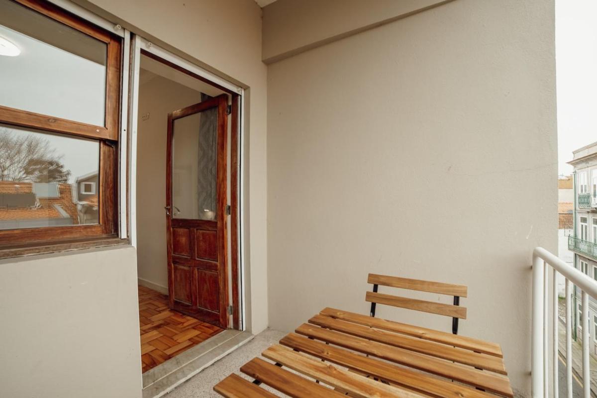 Cedofeita Flat by Hosty