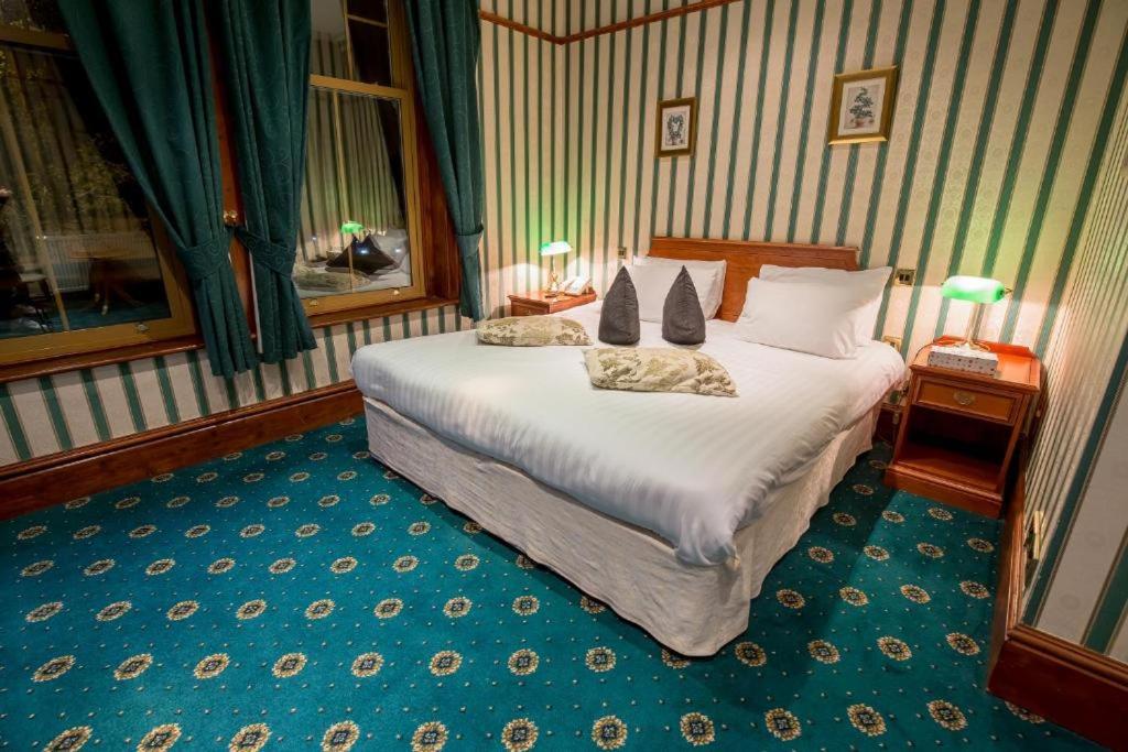 Harefield Manor Hotel, photo 10