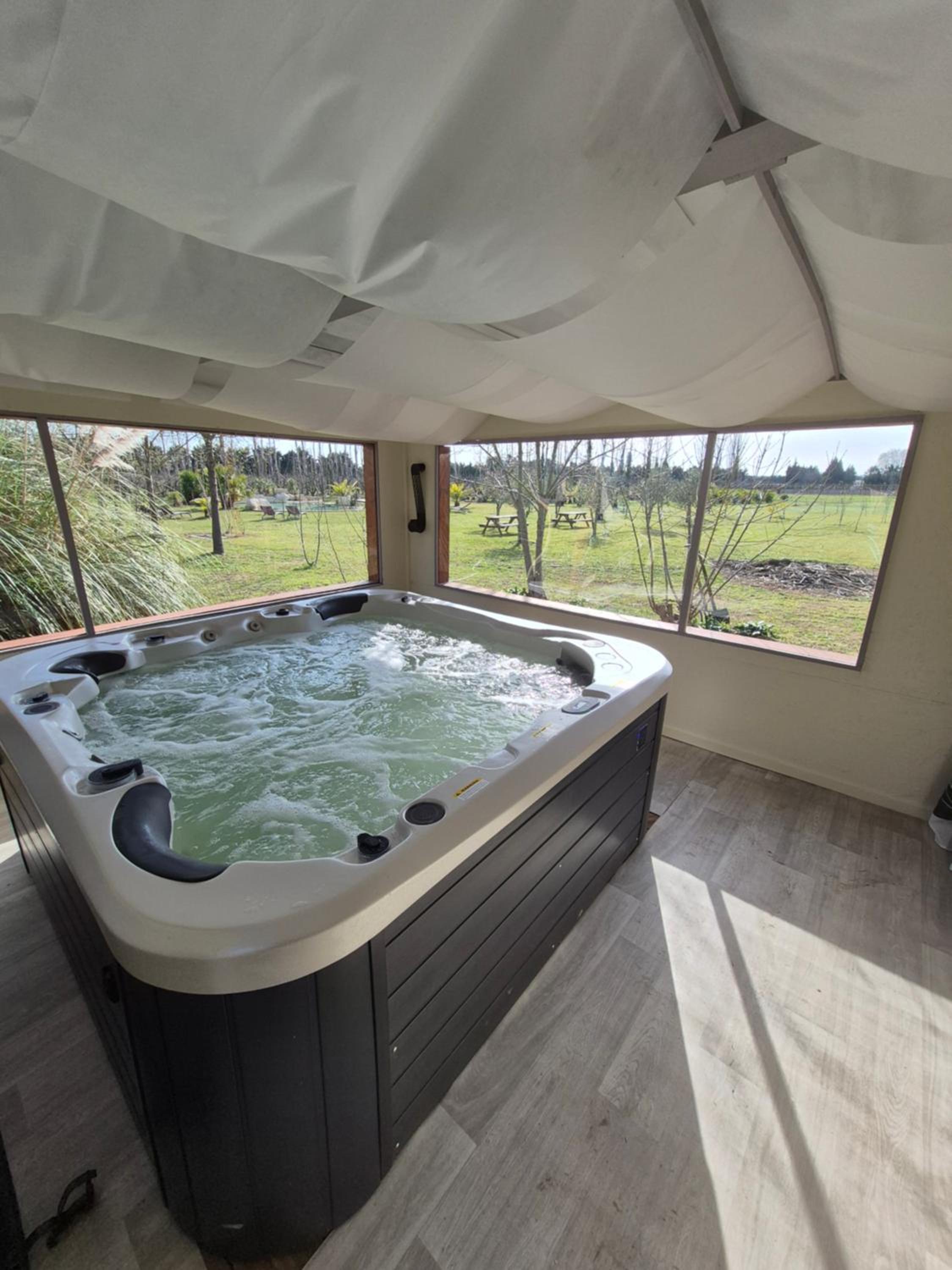 Le Mas des Cerisiers JACUZZI et SAUNA inclus pour tous les logements