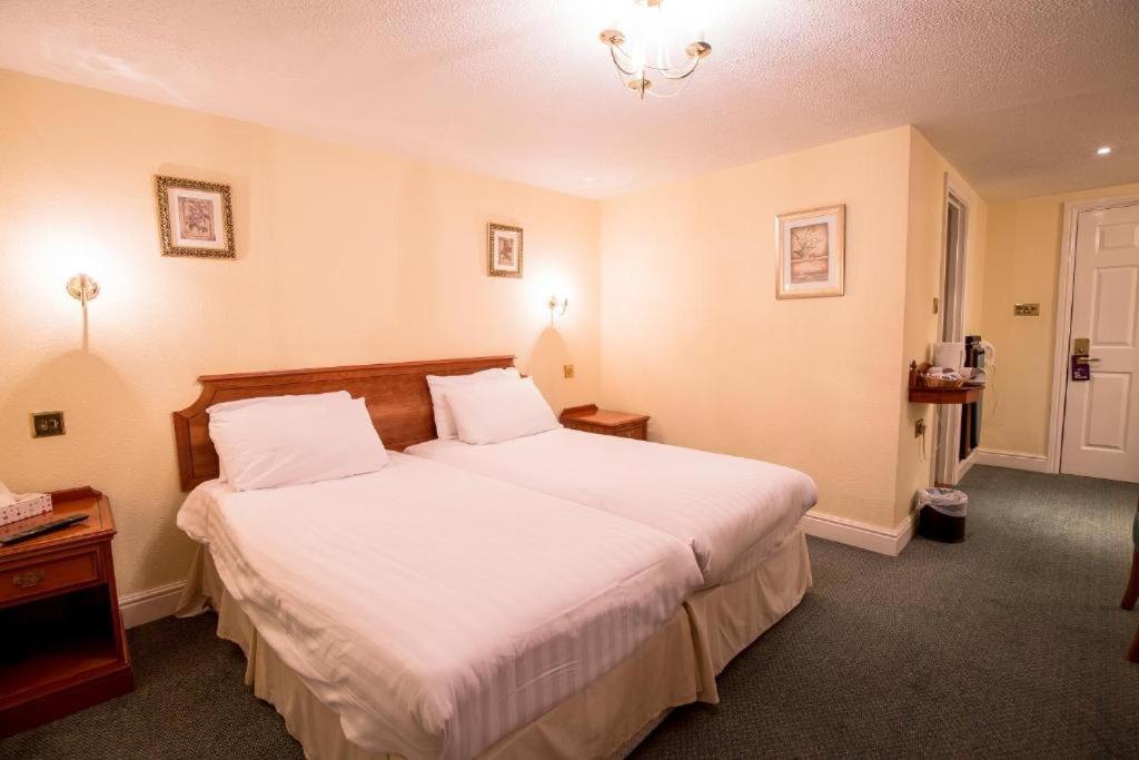 Harefield Manor Hotel, photo 12