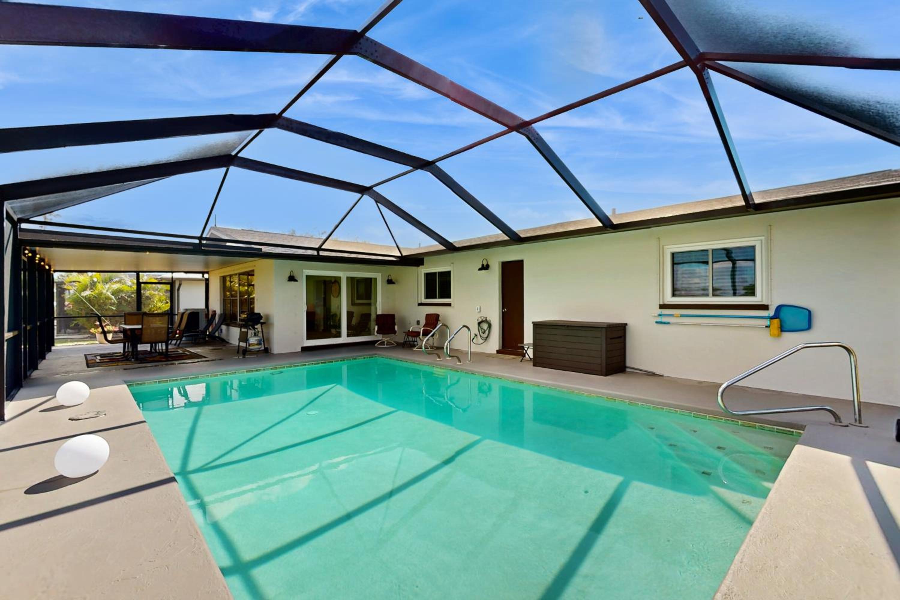 Golf Cart and Heated Pool Rotonda West Getaway!