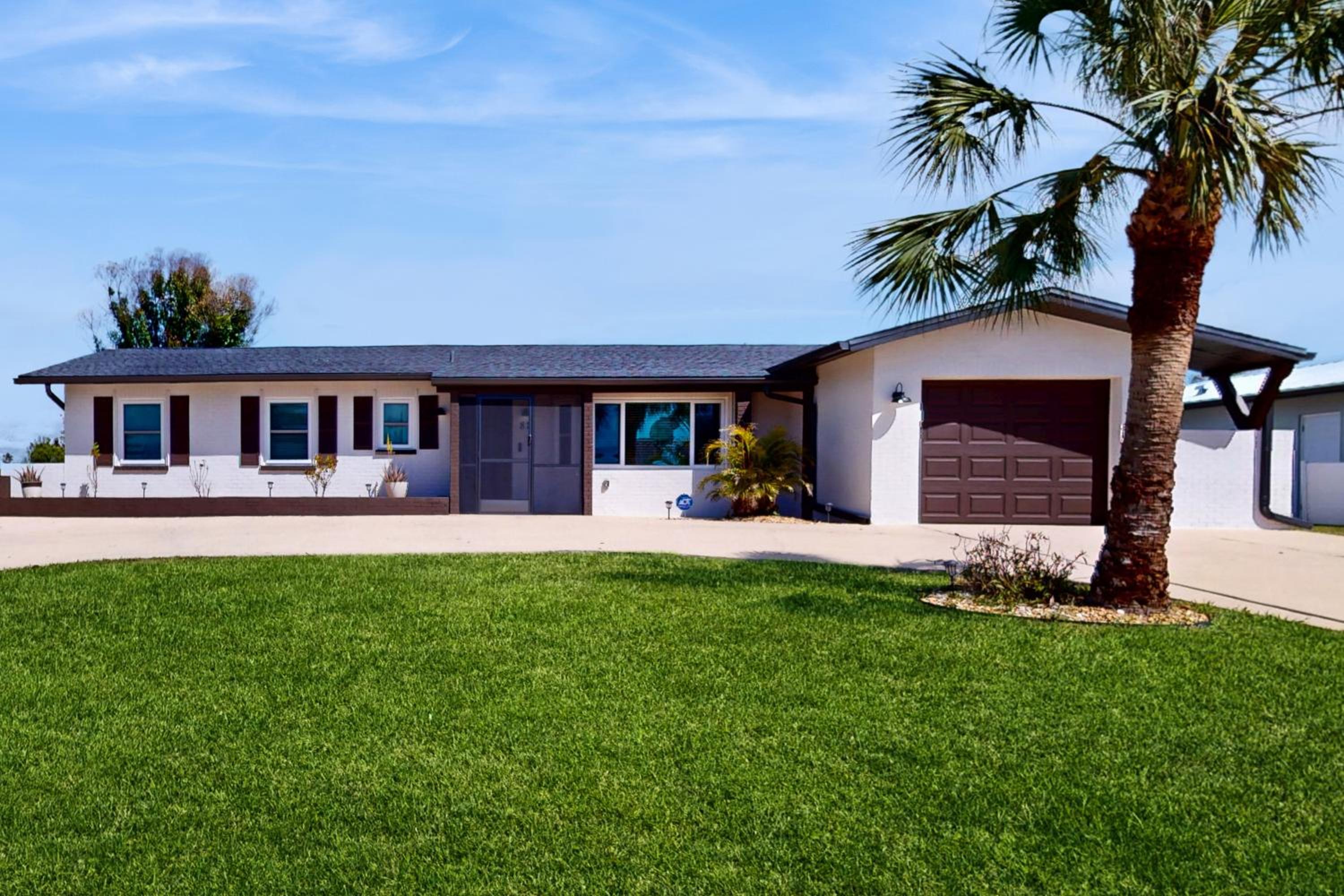 Golf Cart and Heated Pool Rotonda West Getaway!
