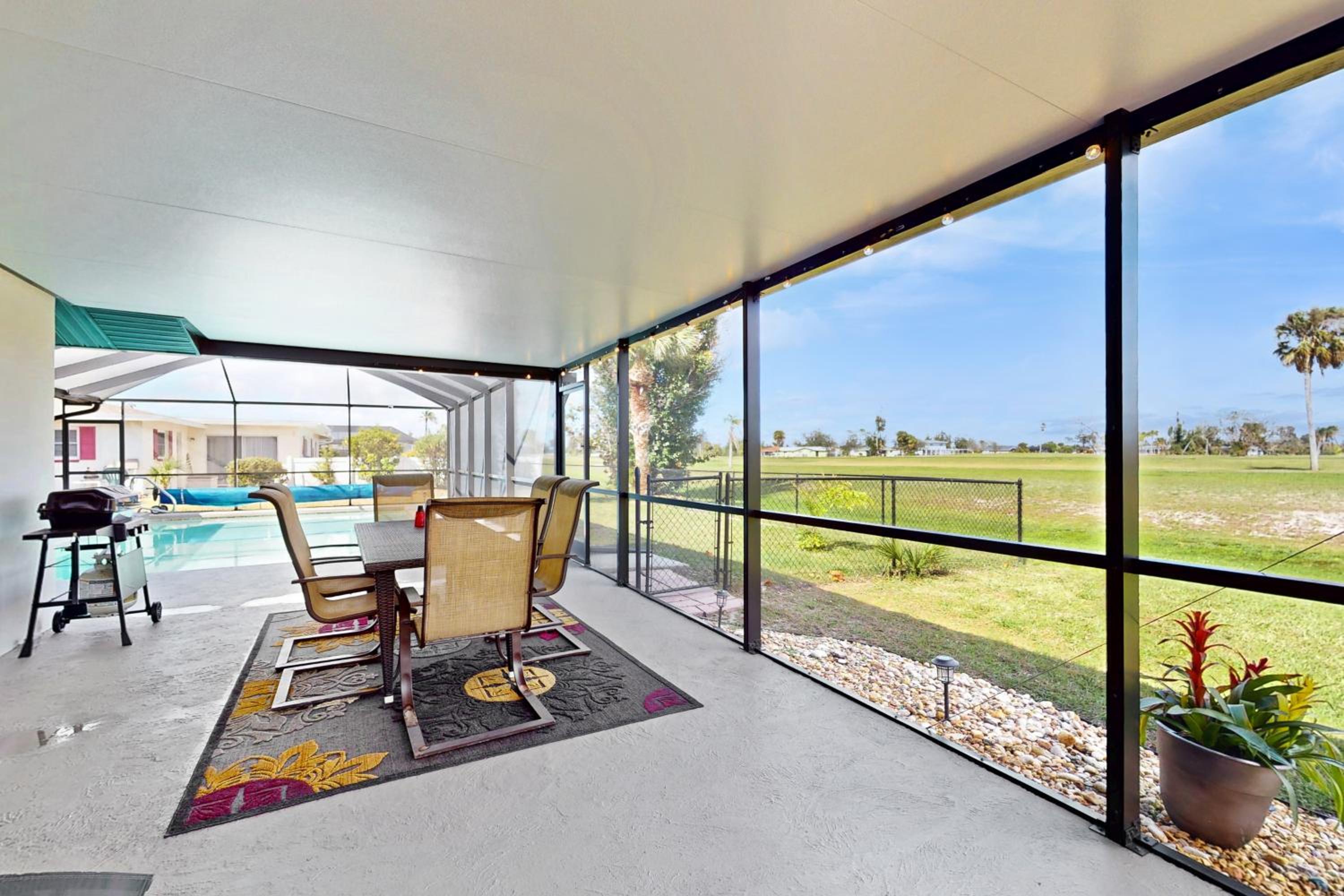 Golf Cart and Heated Pool Rotonda West Getaway!