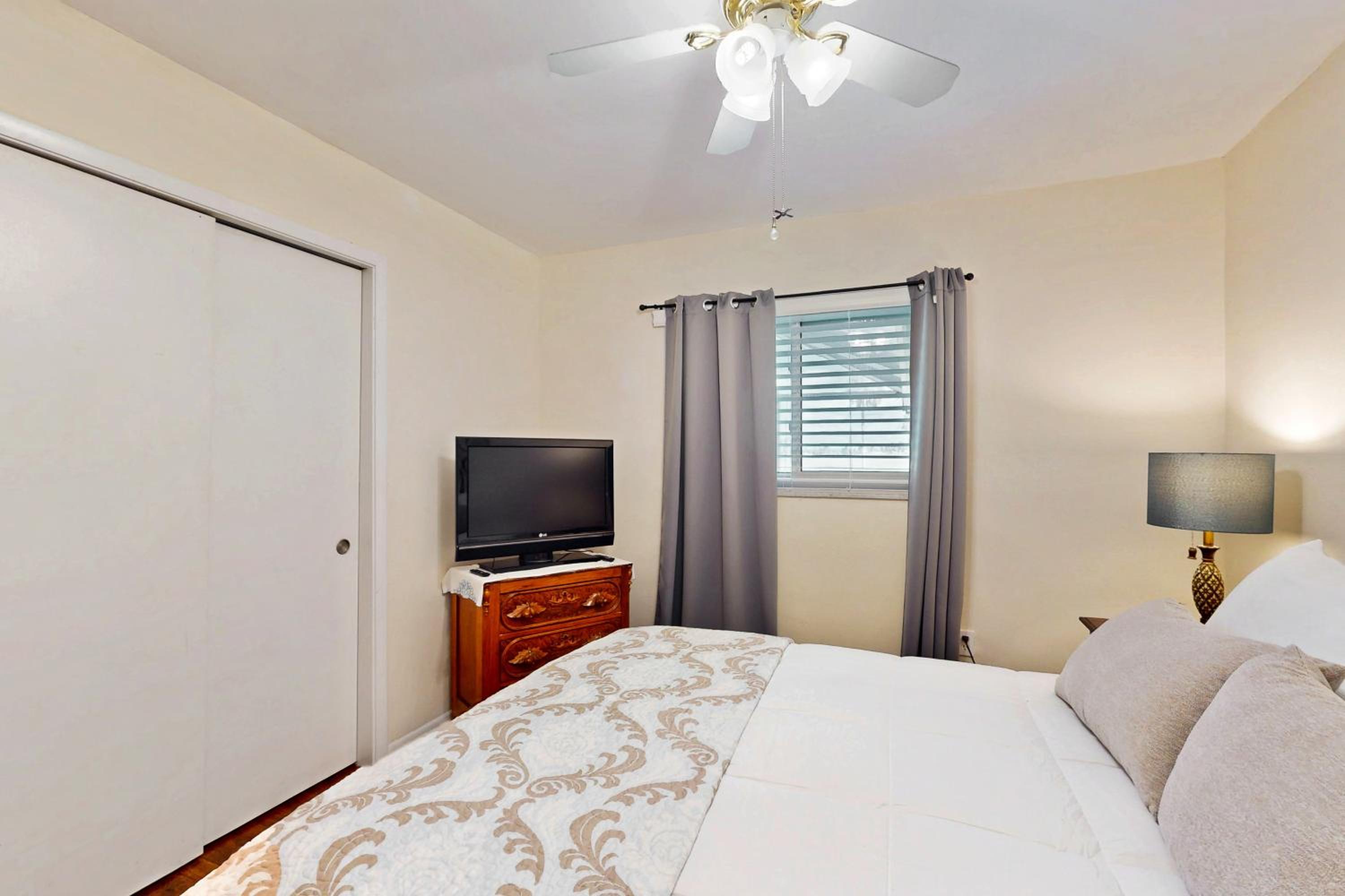Golf Cart and Heated Pool Rotonda West Getaway!