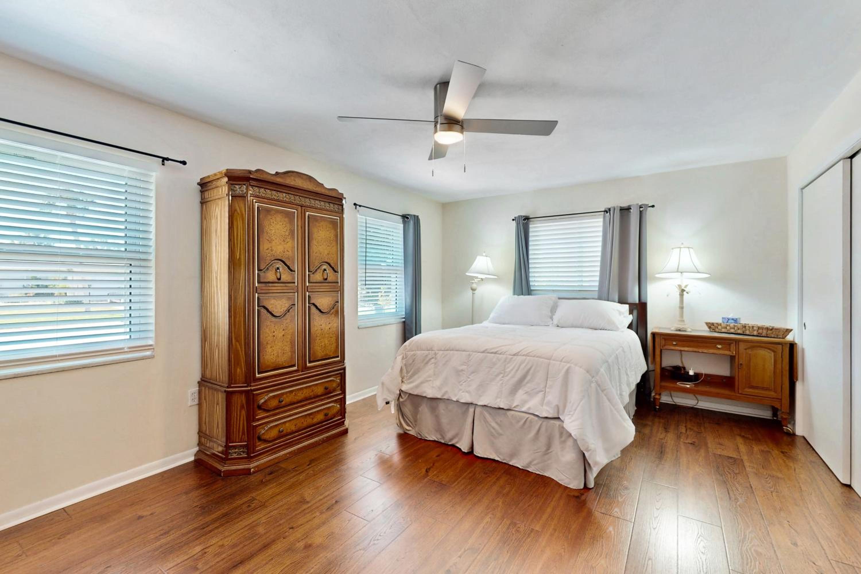 Golf Cart and Heated Pool Rotonda West Getaway!