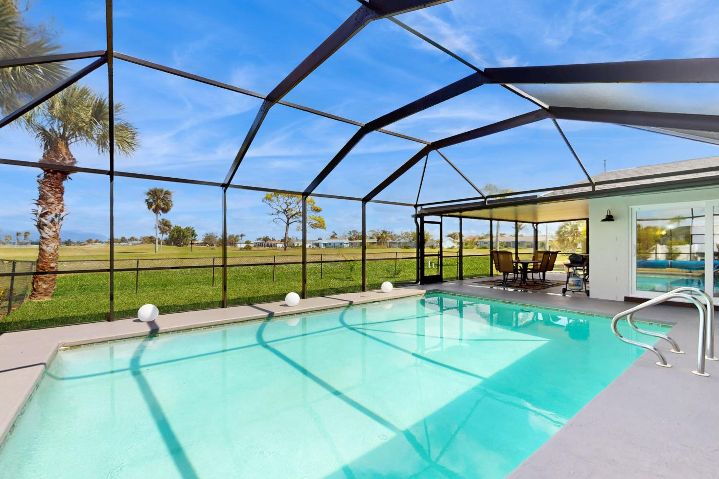 Golf Cart and Heated Pool Rotonda West Getaway!