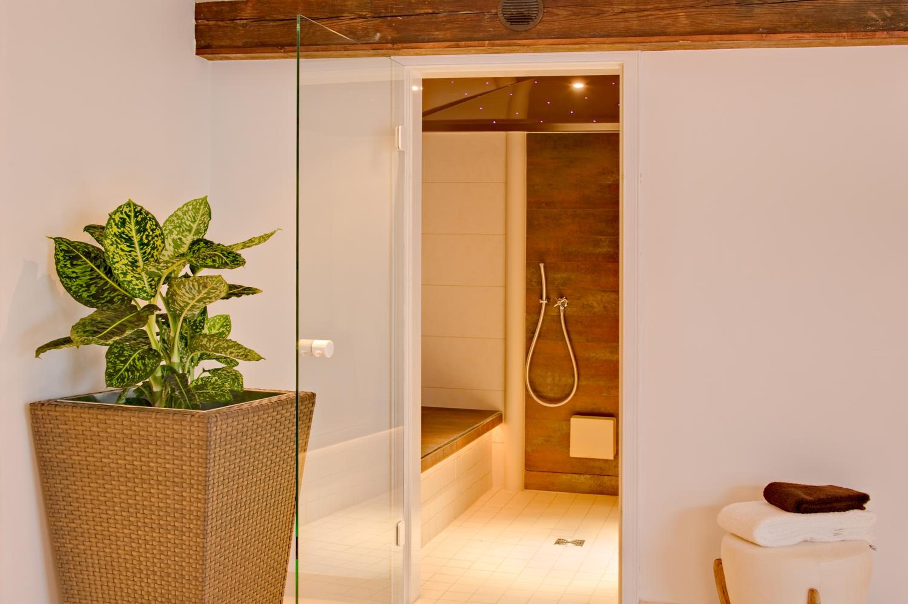 Alex Lodge Private Luxury Apartments