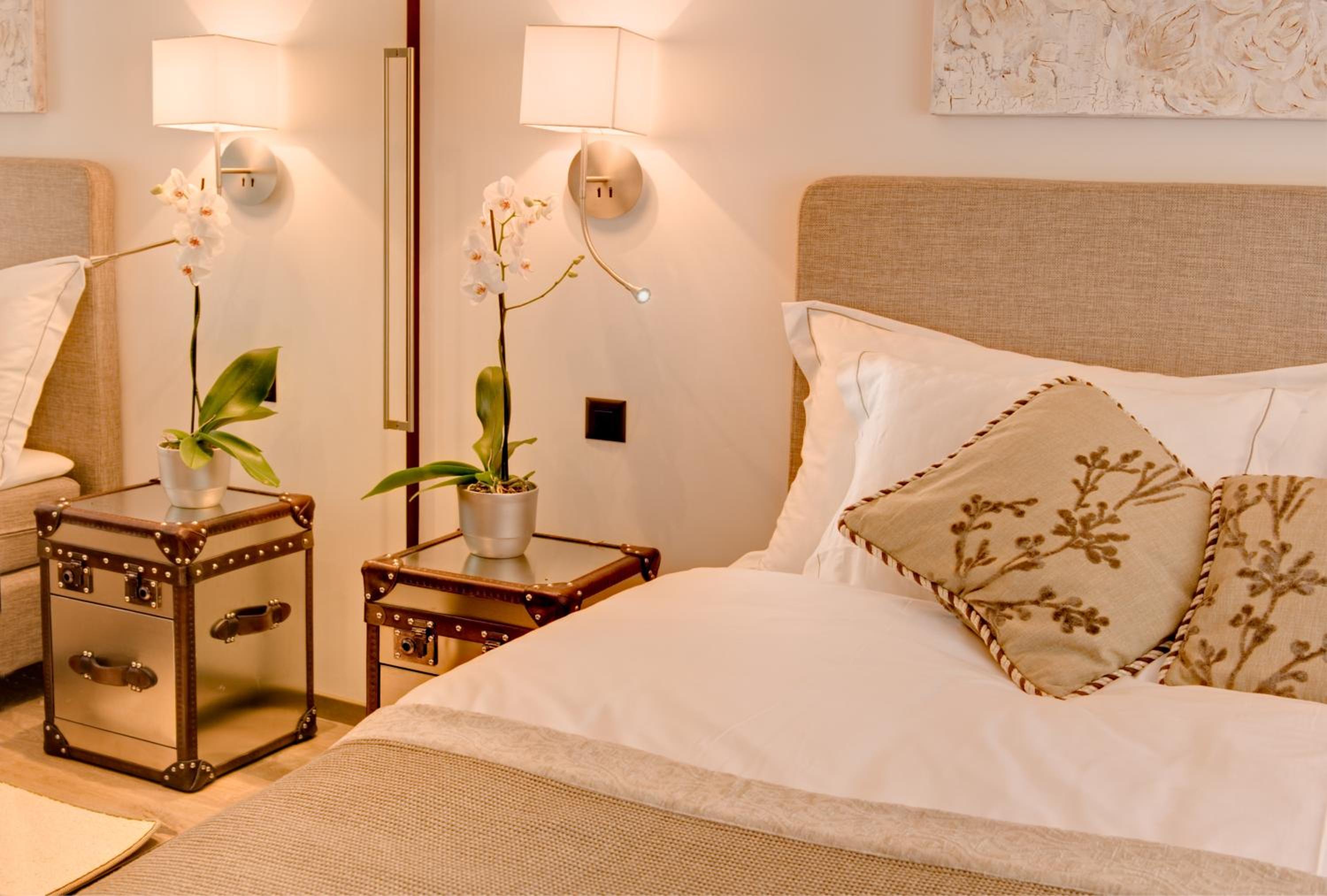 Alex Lodge Private Luxury Apartments