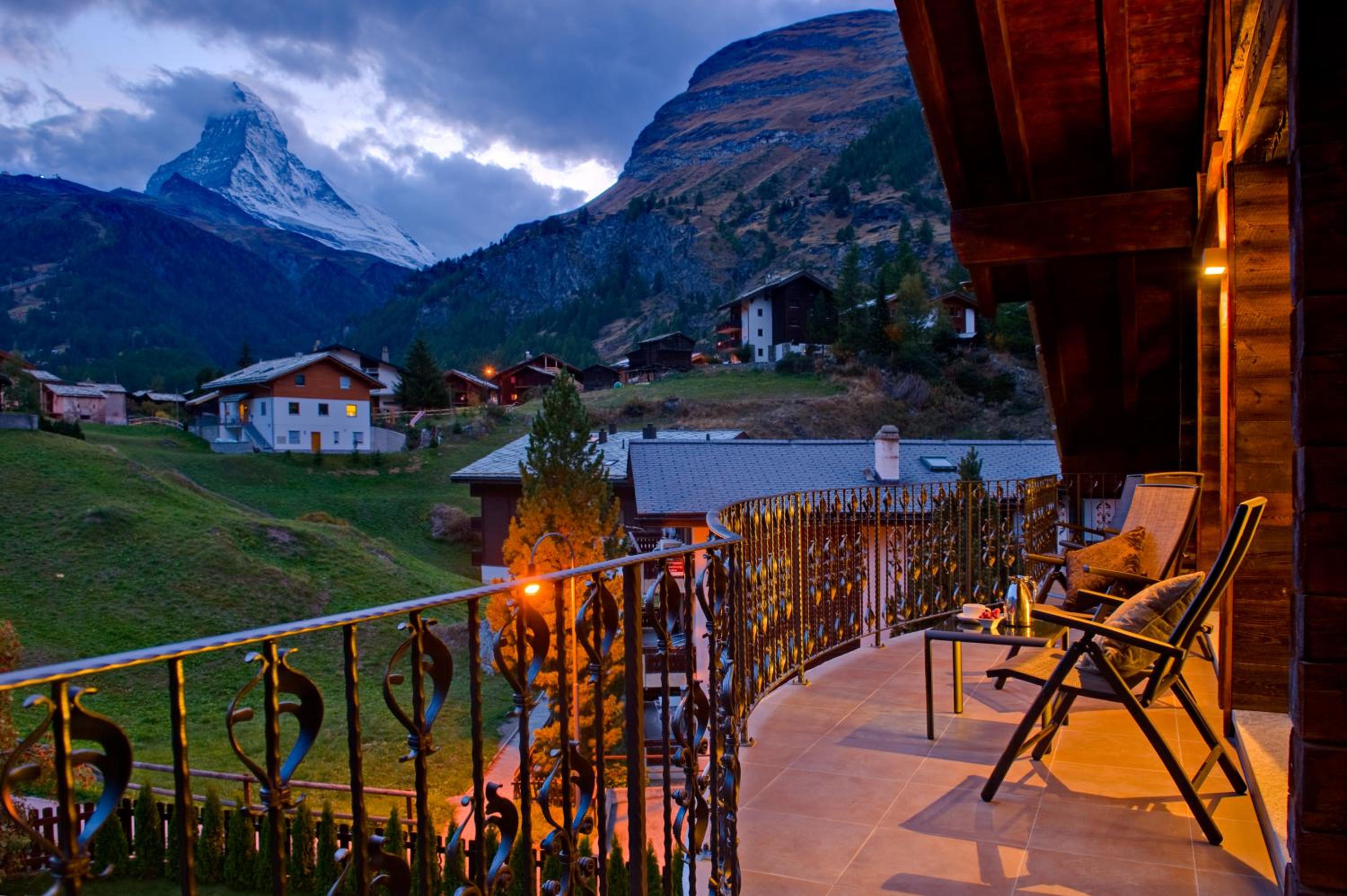 Alex Lodge Private Luxury Apartments