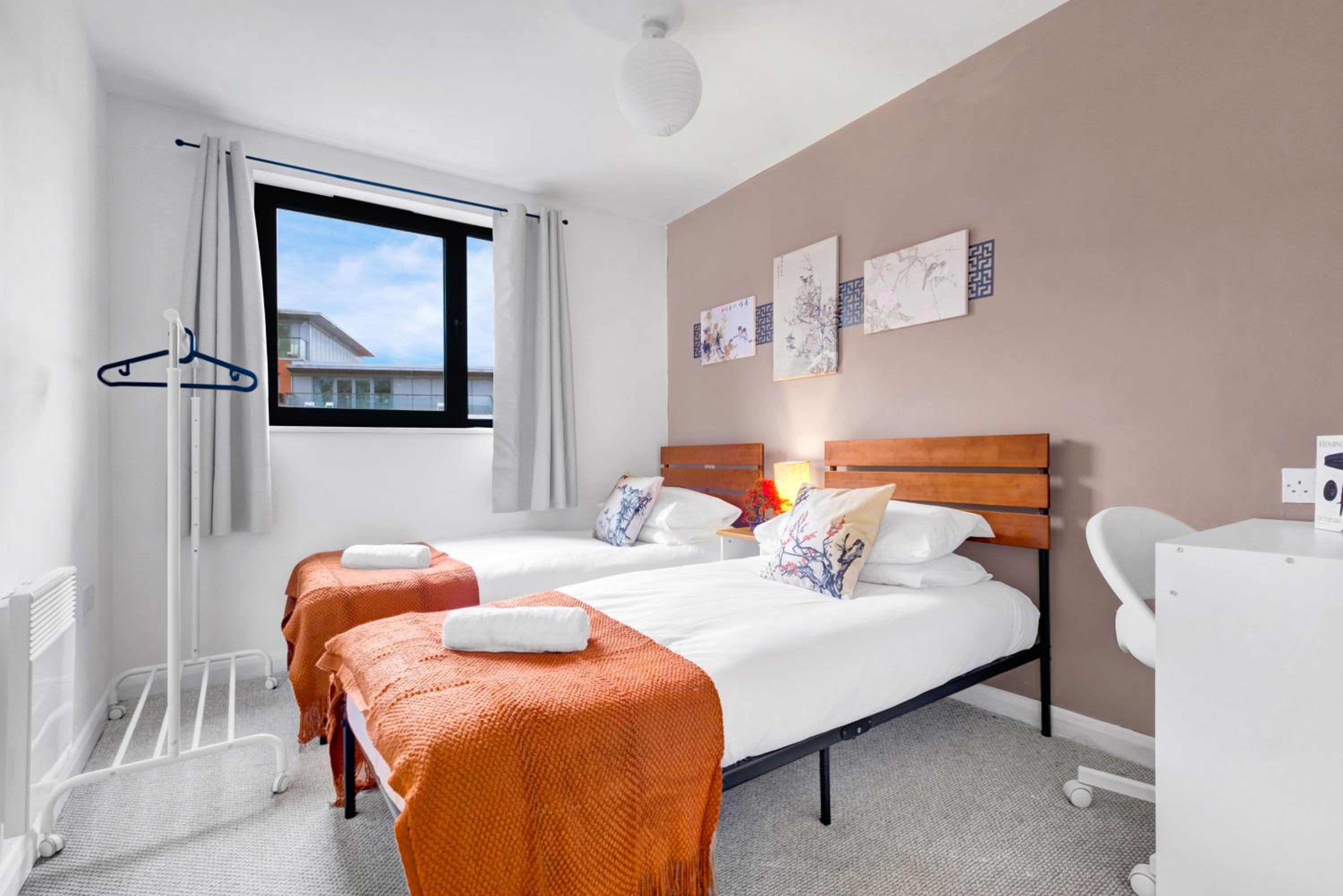 Chinese Suite with FreePark - 28 Night Stay
