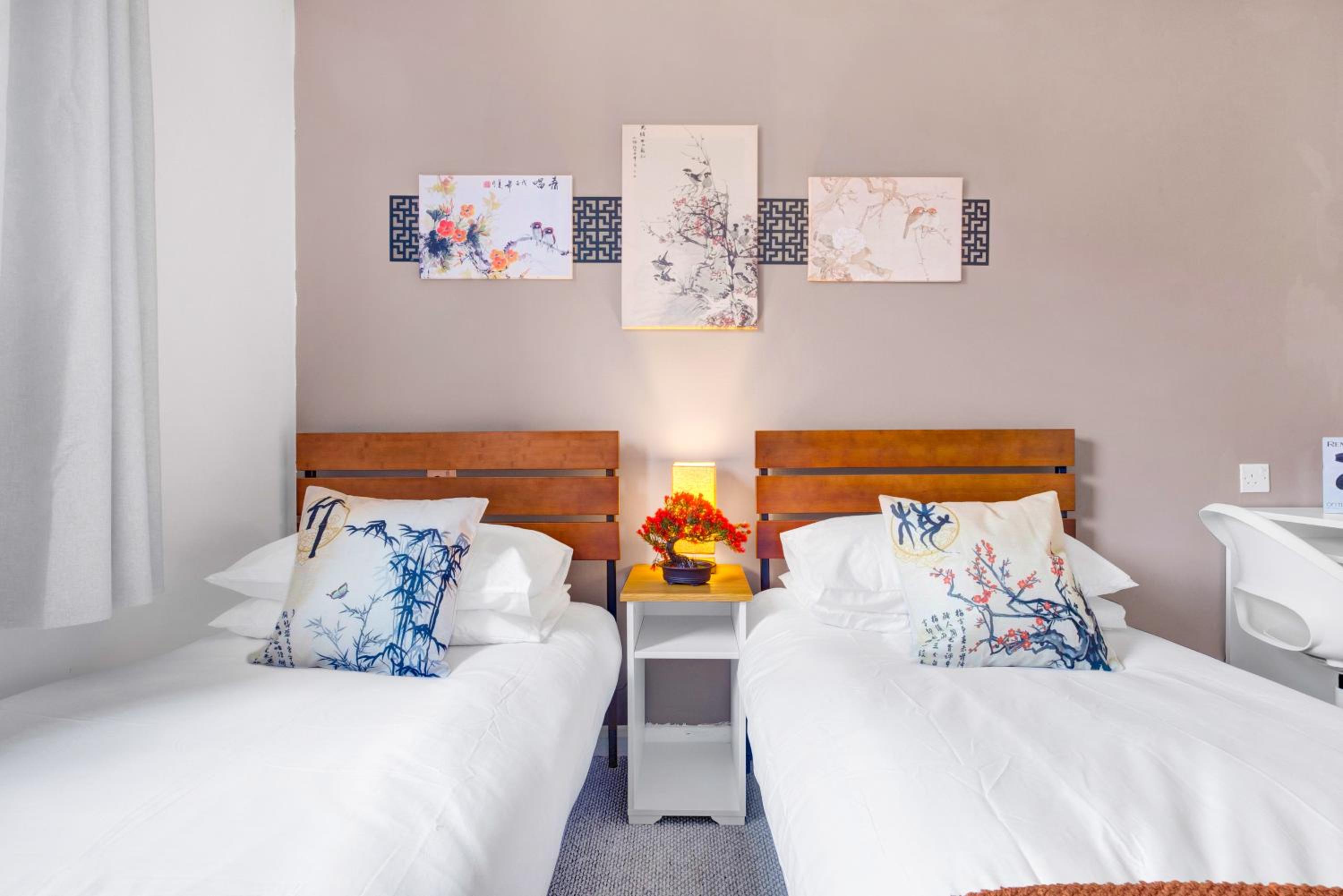 Chinese Suite with FreePark - 28 Night Stay