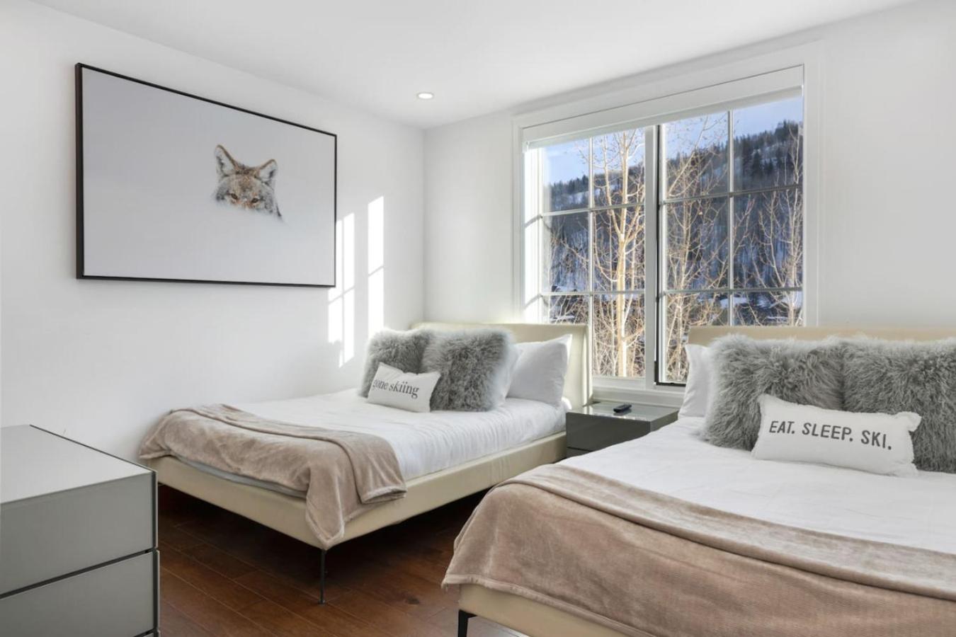 Ritz Carlton Luxe 3 bed 4 bath