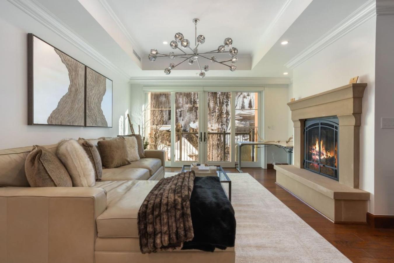 Ritz Carlton Luxe 3 bed 4 bath