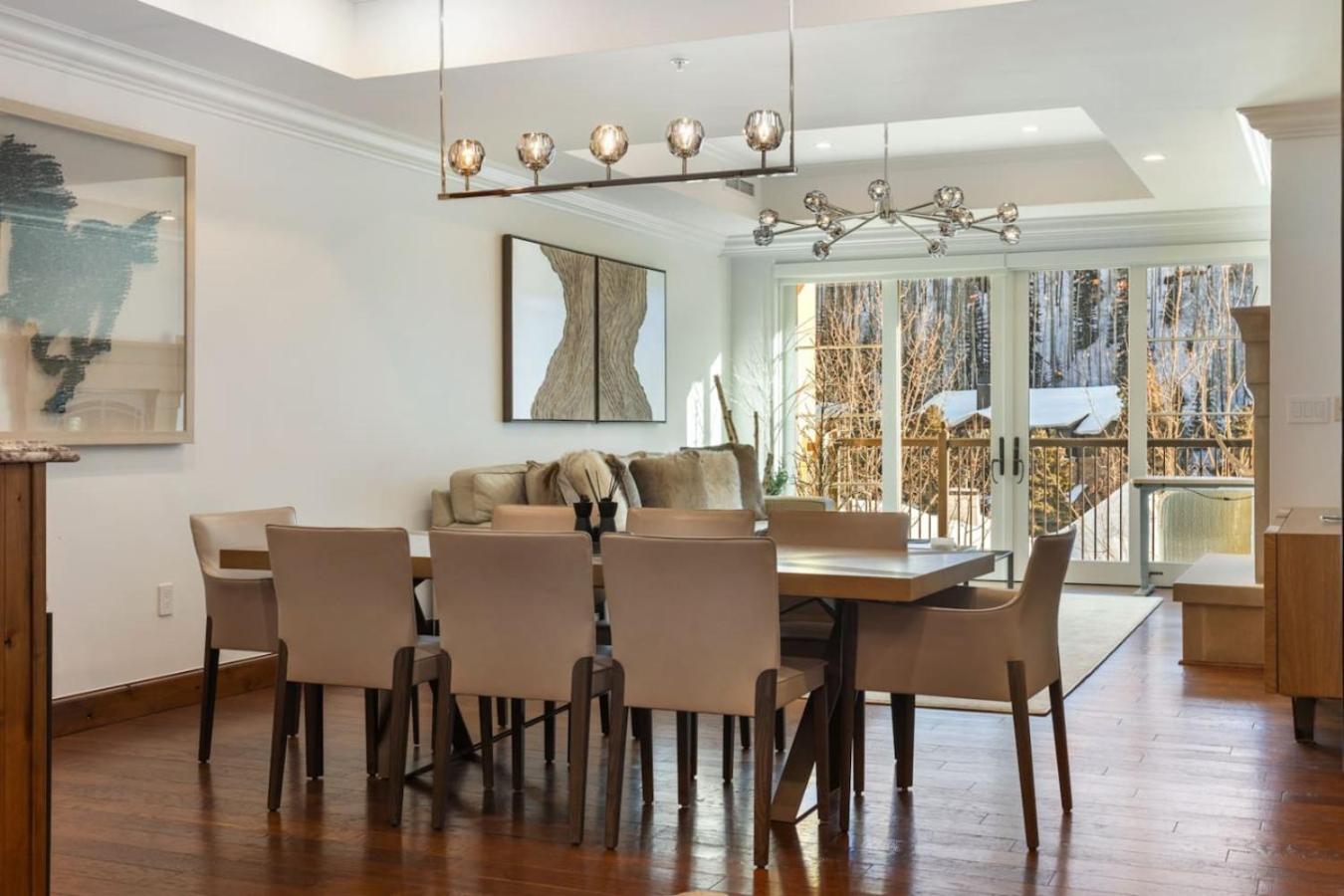 Ritz Carlton Luxe 3 bed 4 bath