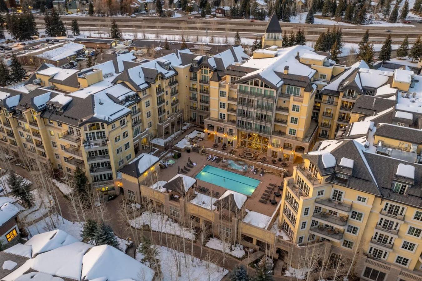 Ritz Carlton Luxe 3 bed 4 bath
