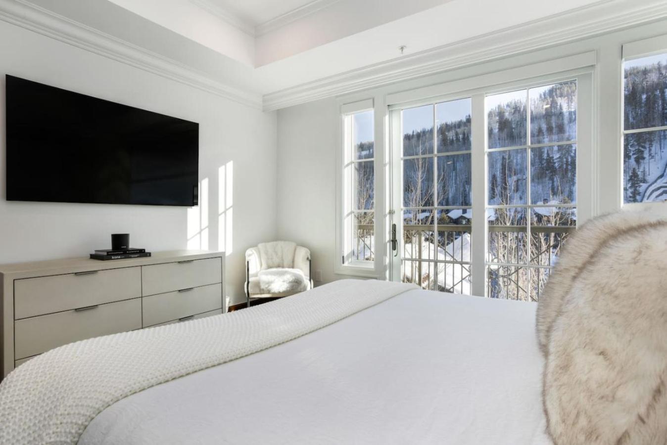 Ritz Carlton Luxe 3 bed 4 bath