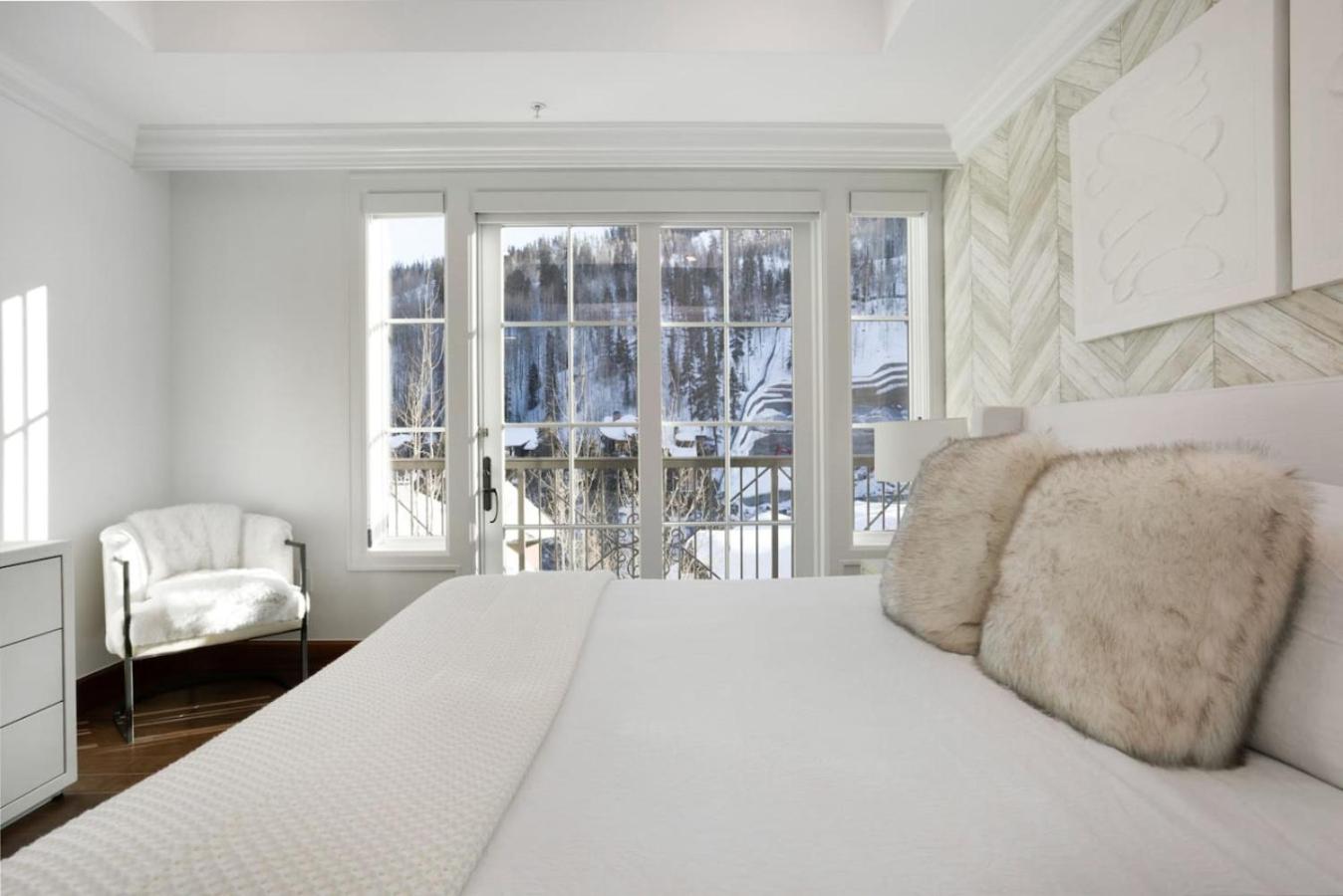 Ritz Carlton Luxe 3 bed 4 bath