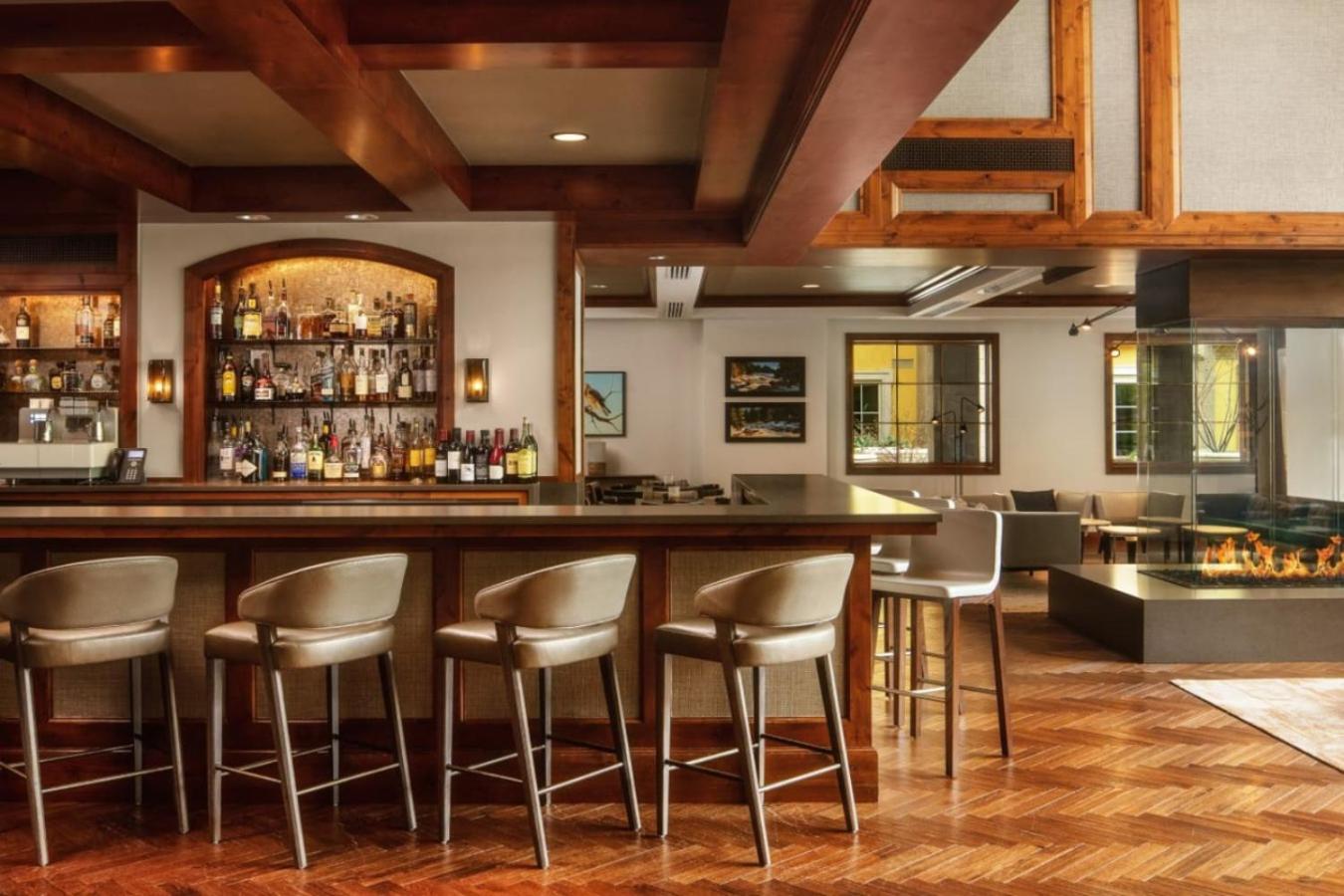 Ritz Carlton Luxe 3 bed 4 bath