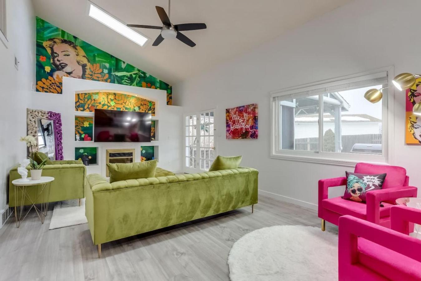 Pop Art Oasis with Karaoke Mini Golf Hot Tub and Pool