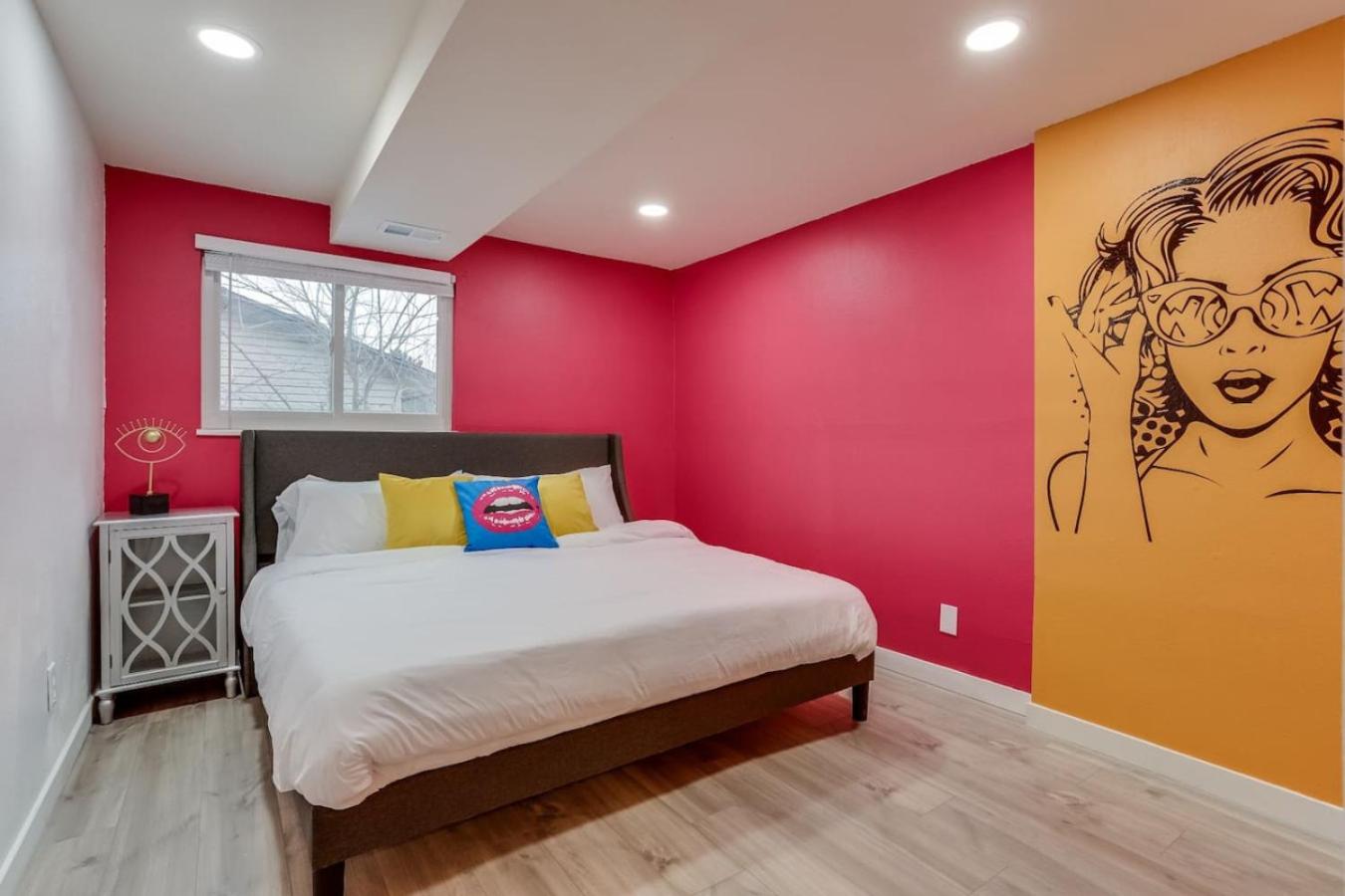 Pop Art Oasis with Karaoke Mini Golf Hot Tub and Pool