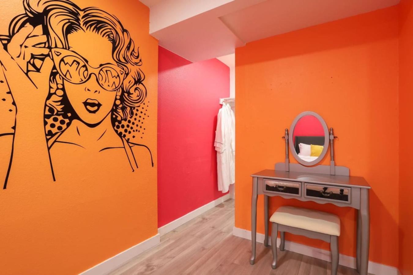 Pop Art Oasis with Karaoke Mini Golf Hot Tub and Pool