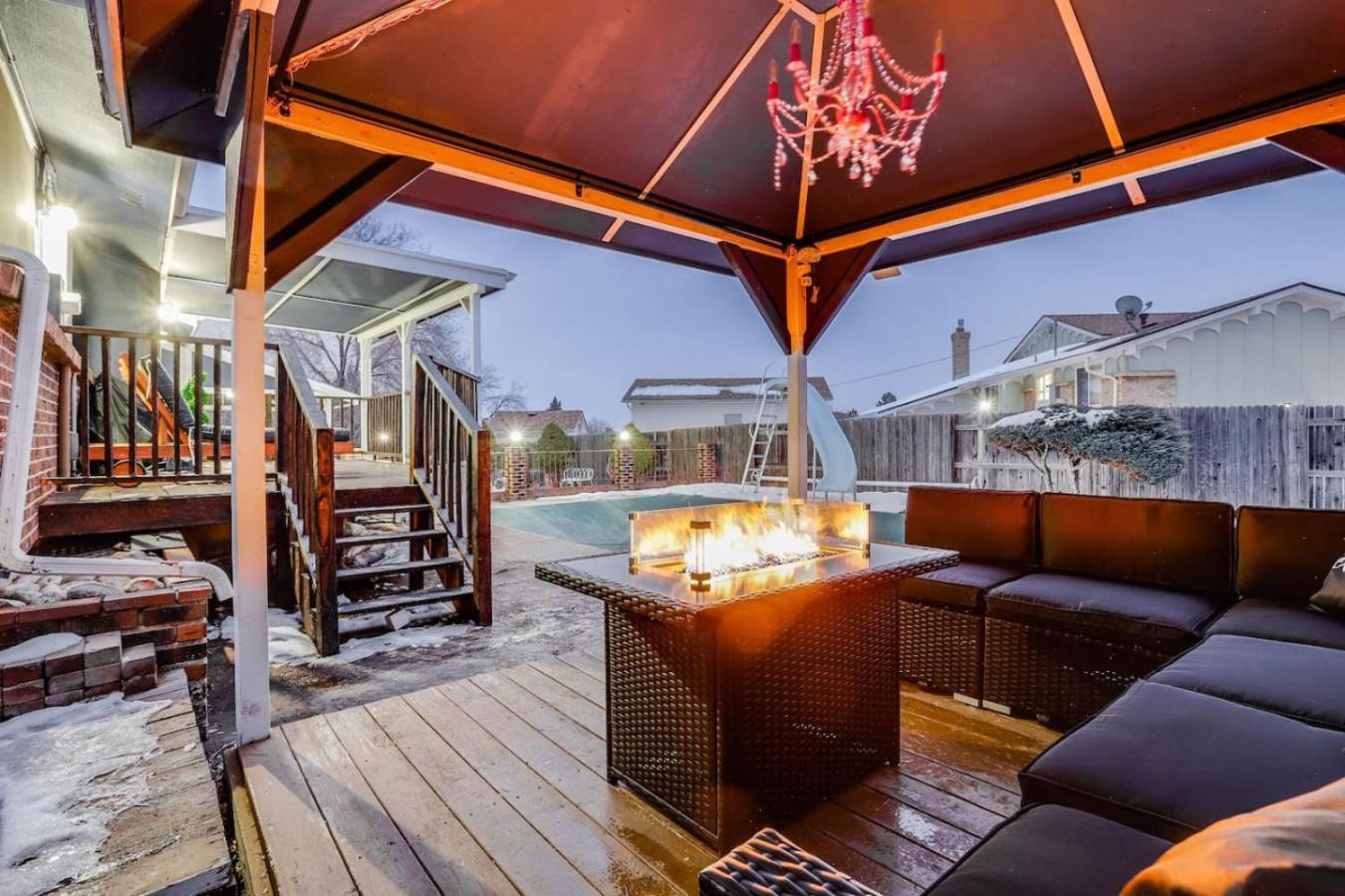 Pop Art Oasis with Karaoke Mini Golf Hot Tub and Pool
