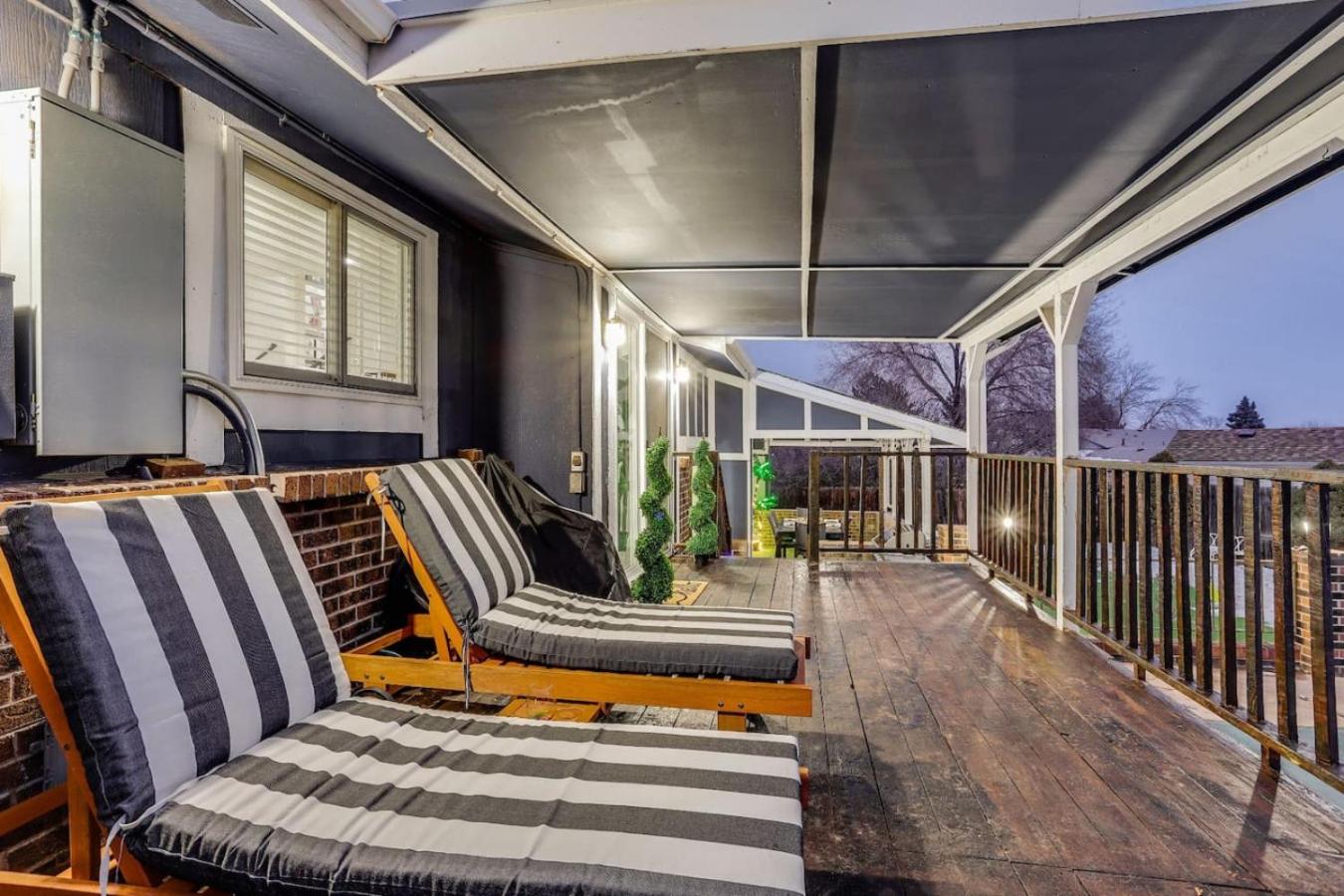 Pop Art Oasis with Karaoke Mini Golf Hot Tub and Pool