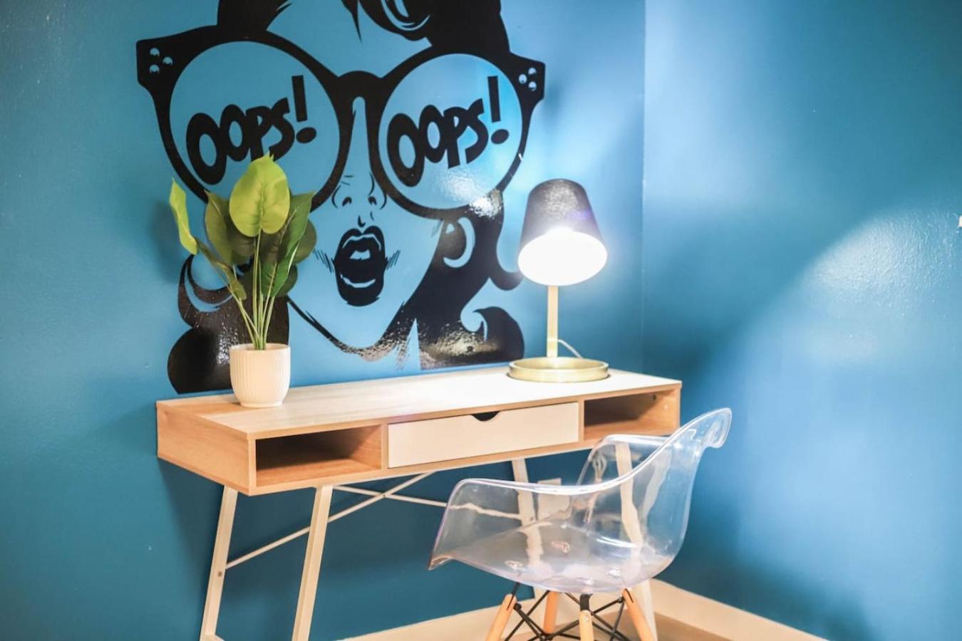 Pop Art Oasis with Karaoke Mini Golf Hot Tub and Pool
