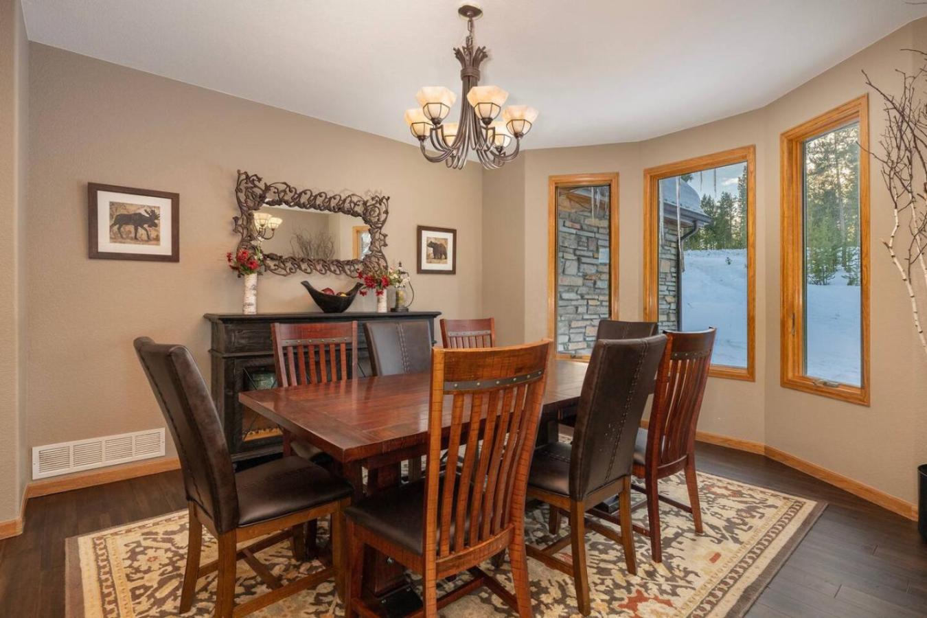 Stunning Mountain Retreat with View and Private Hot Tub