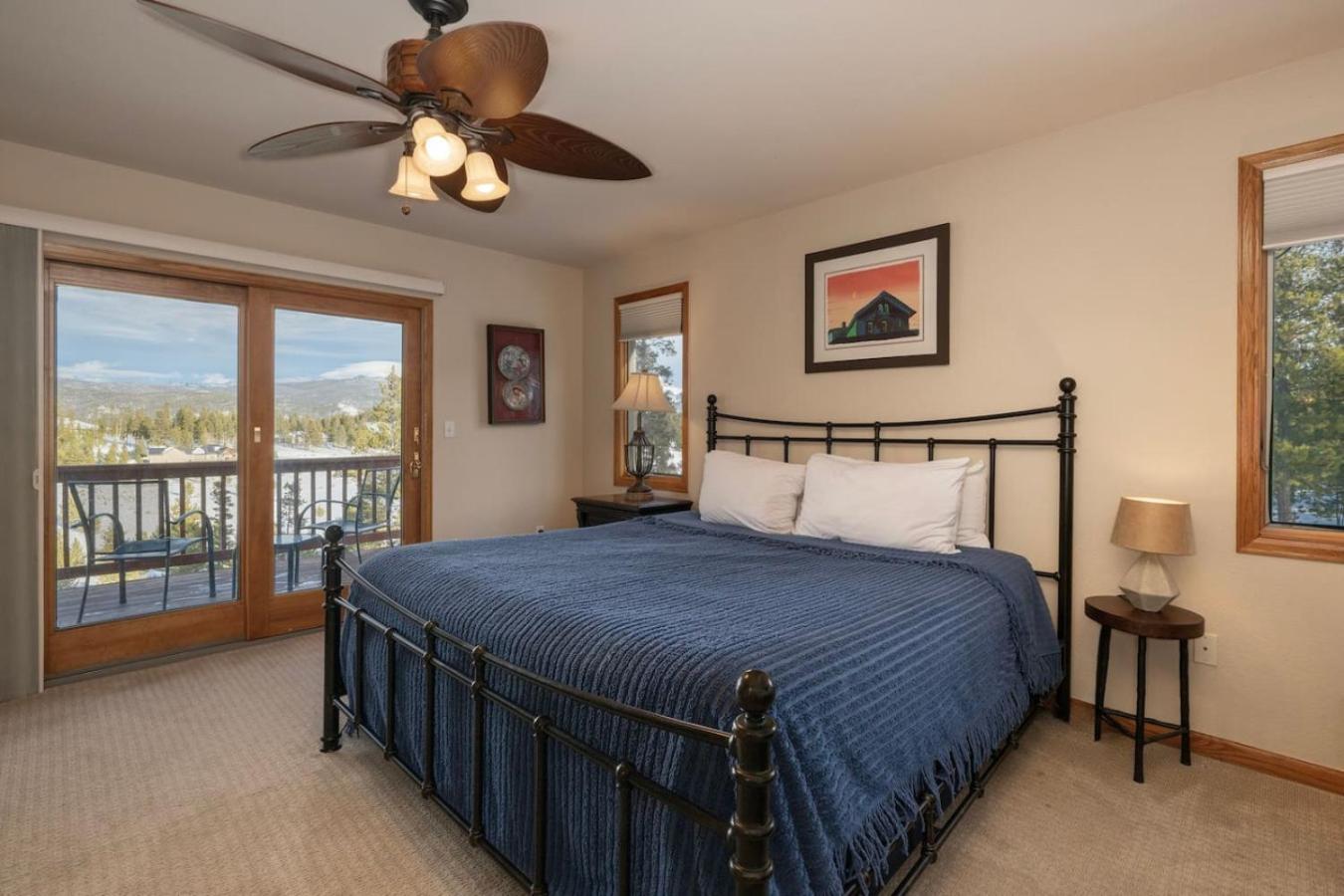 Stunning Mountain Retreat with View and Private Hot Tub