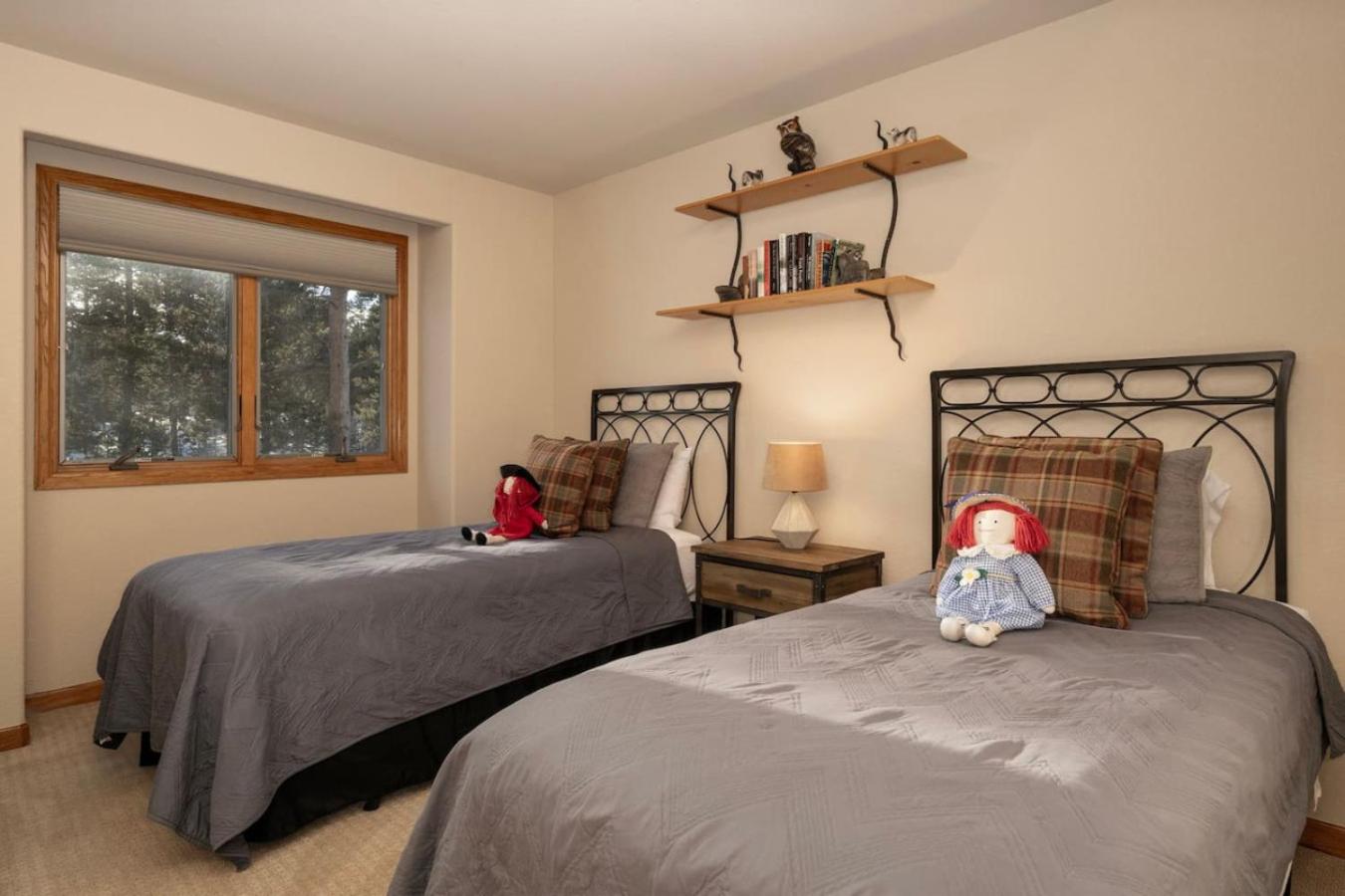 Stunning Mountain Retreat with View and Private Hot Tub