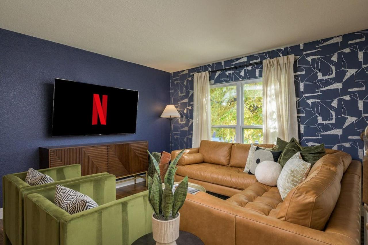 The Ultimate Hangout House