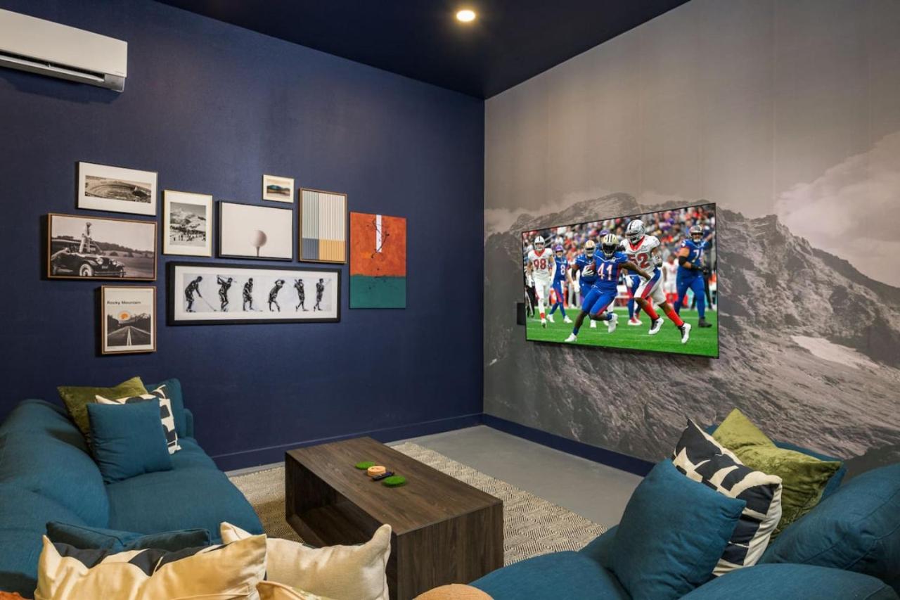 The Ultimate Hangout House