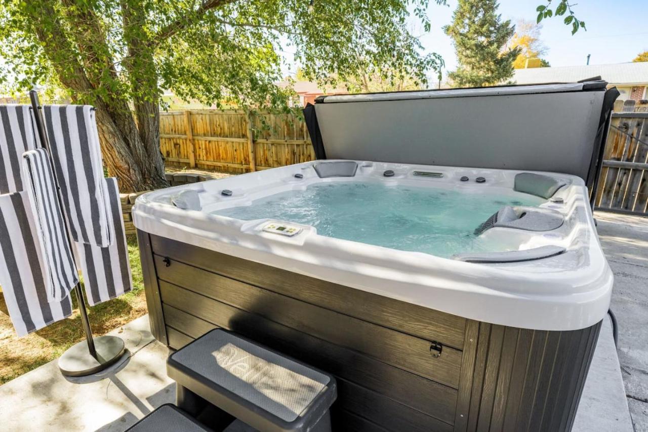 The Ultimate Hangout House