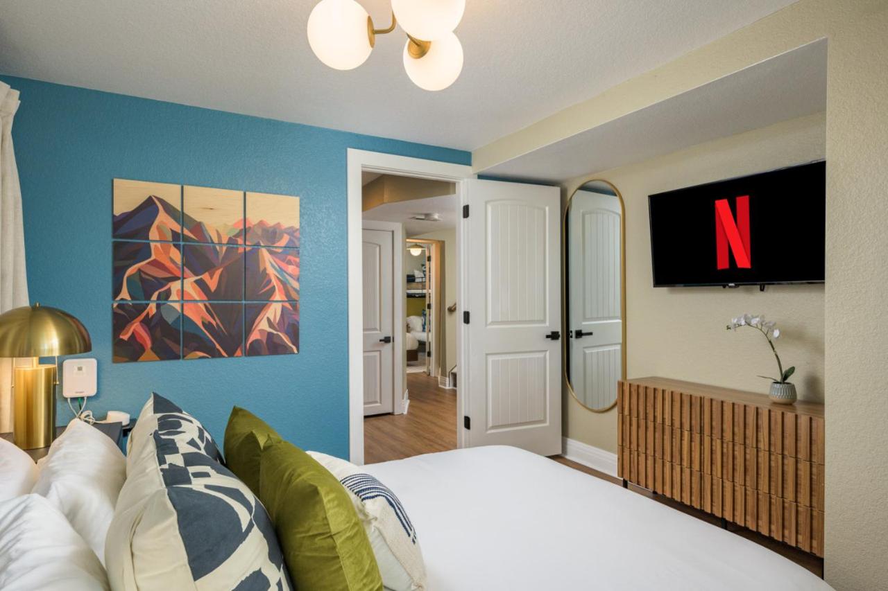 The Ultimate Hangout House