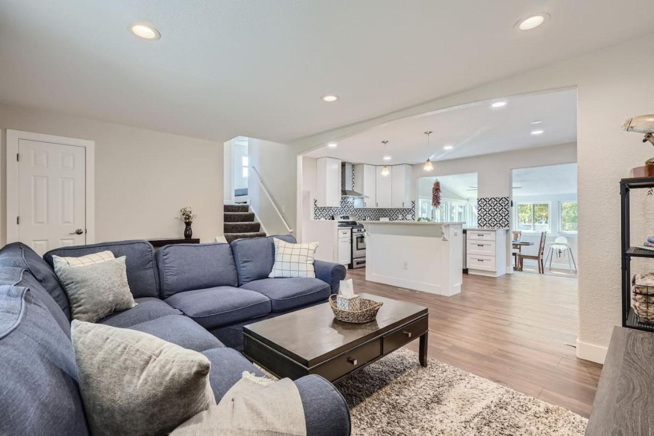 Charming Family Friendly 4bd 2ba Arvada Home