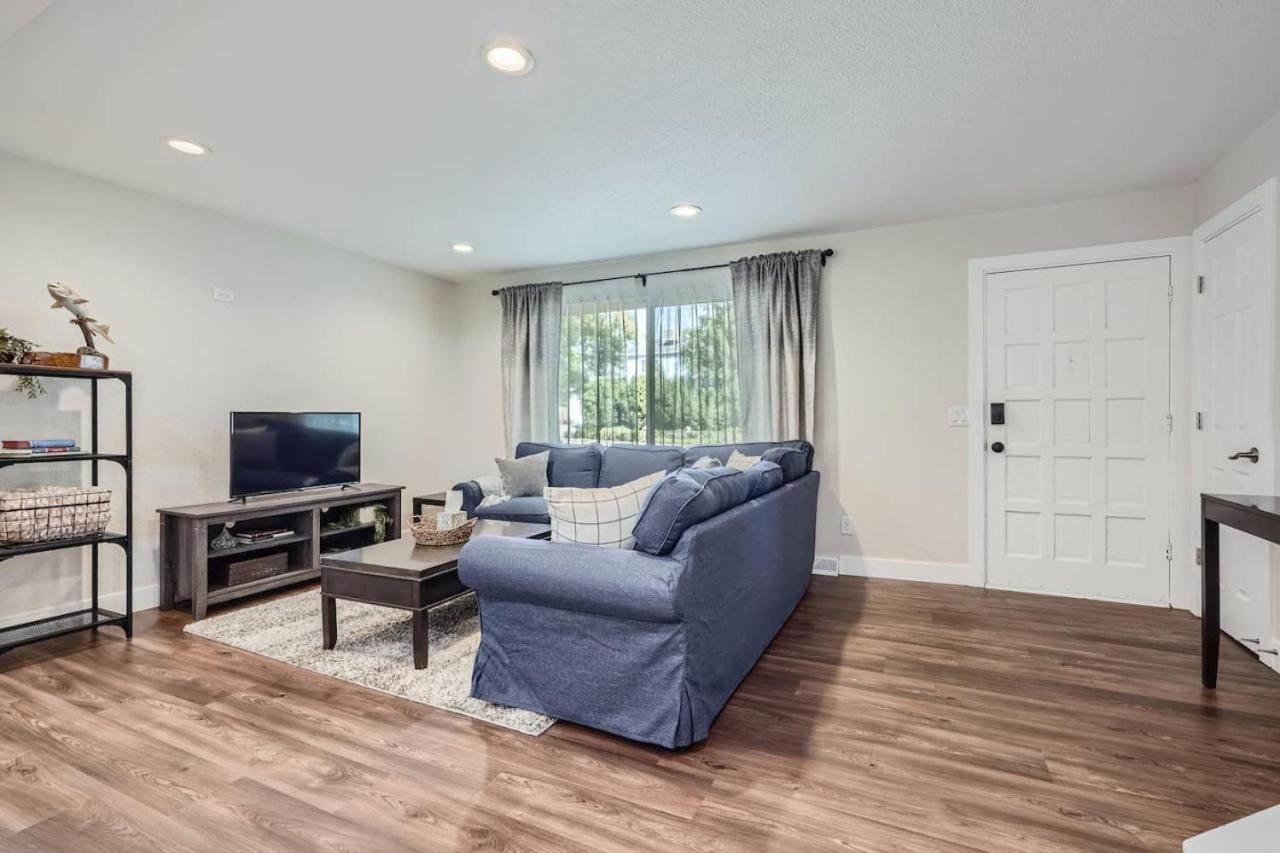 Charming Family Friendly 4bd 2ba Arvada Home