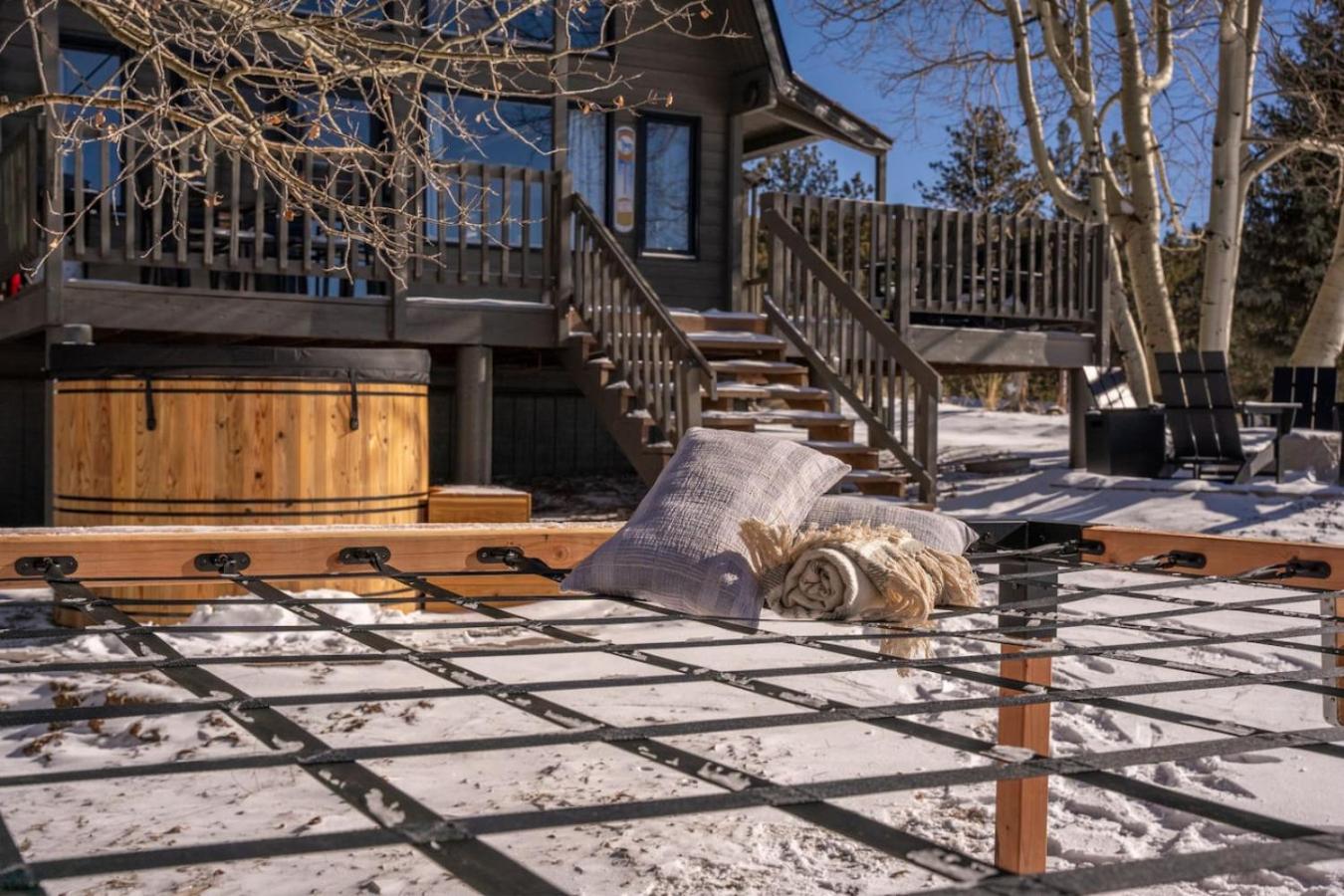 The Aspen Ridge Stargazer