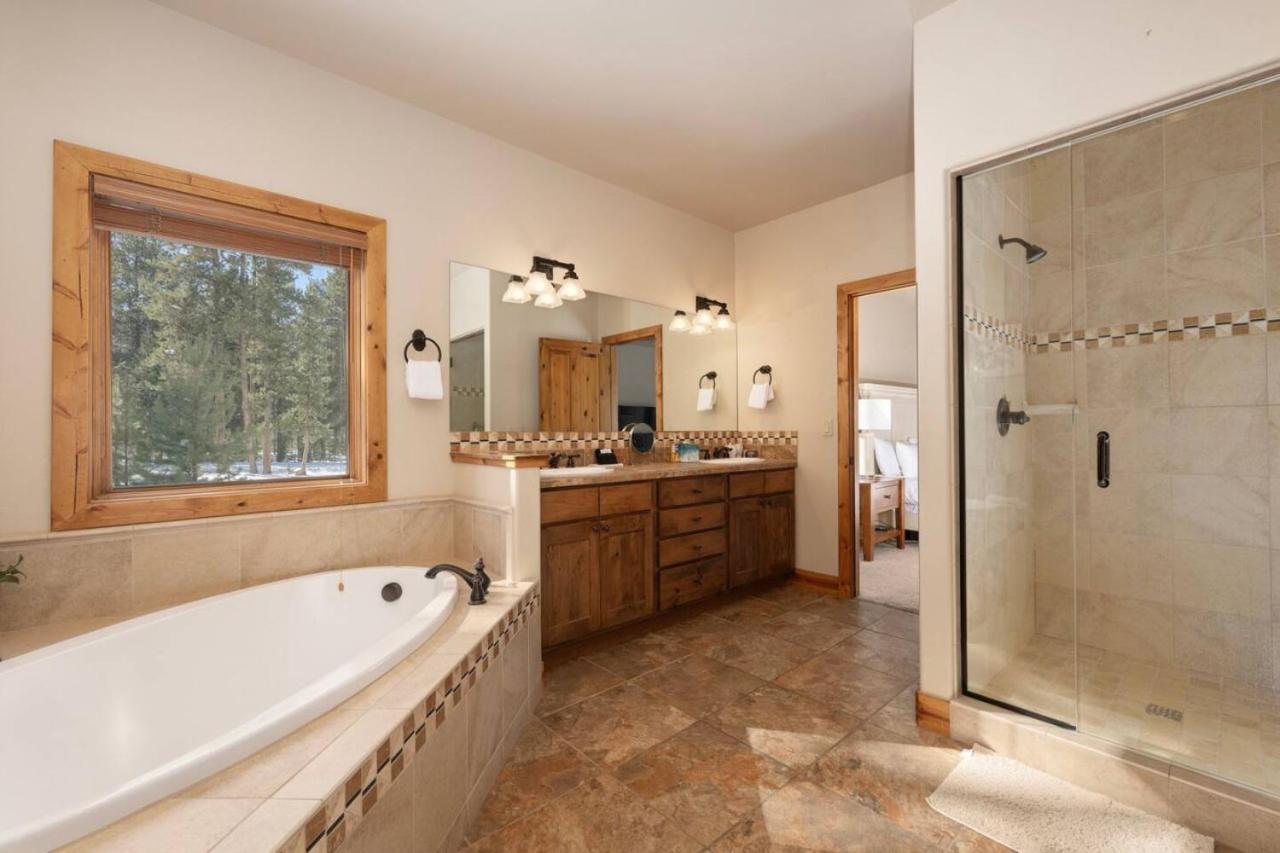 Wagon Ranch Ultimate Retreat with Hot Tub