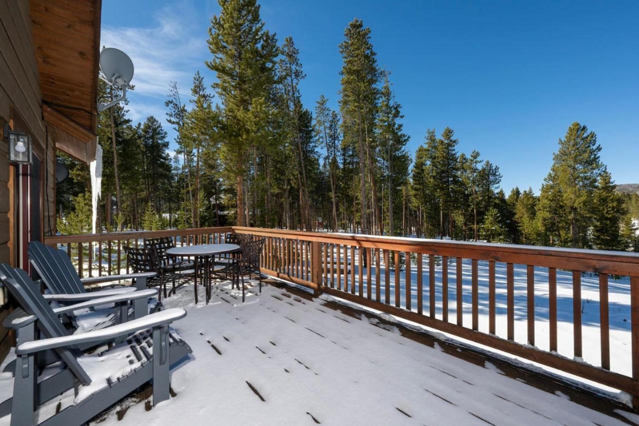 Wagon Ranch Ultimate Retreat with Hot Tub
