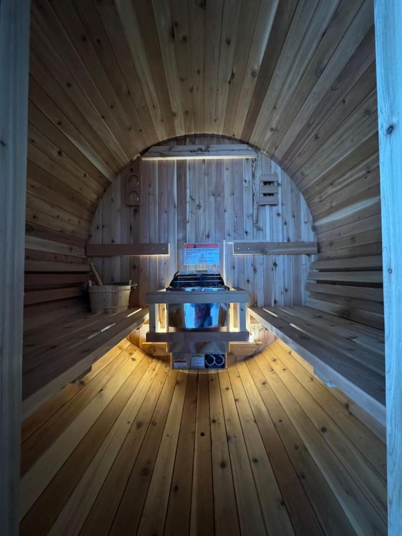 Brand New Arvada Guest Suite Sauna Fire Pit