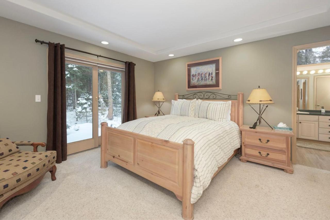Trailside Mountain Retreat with Private Hot Tub