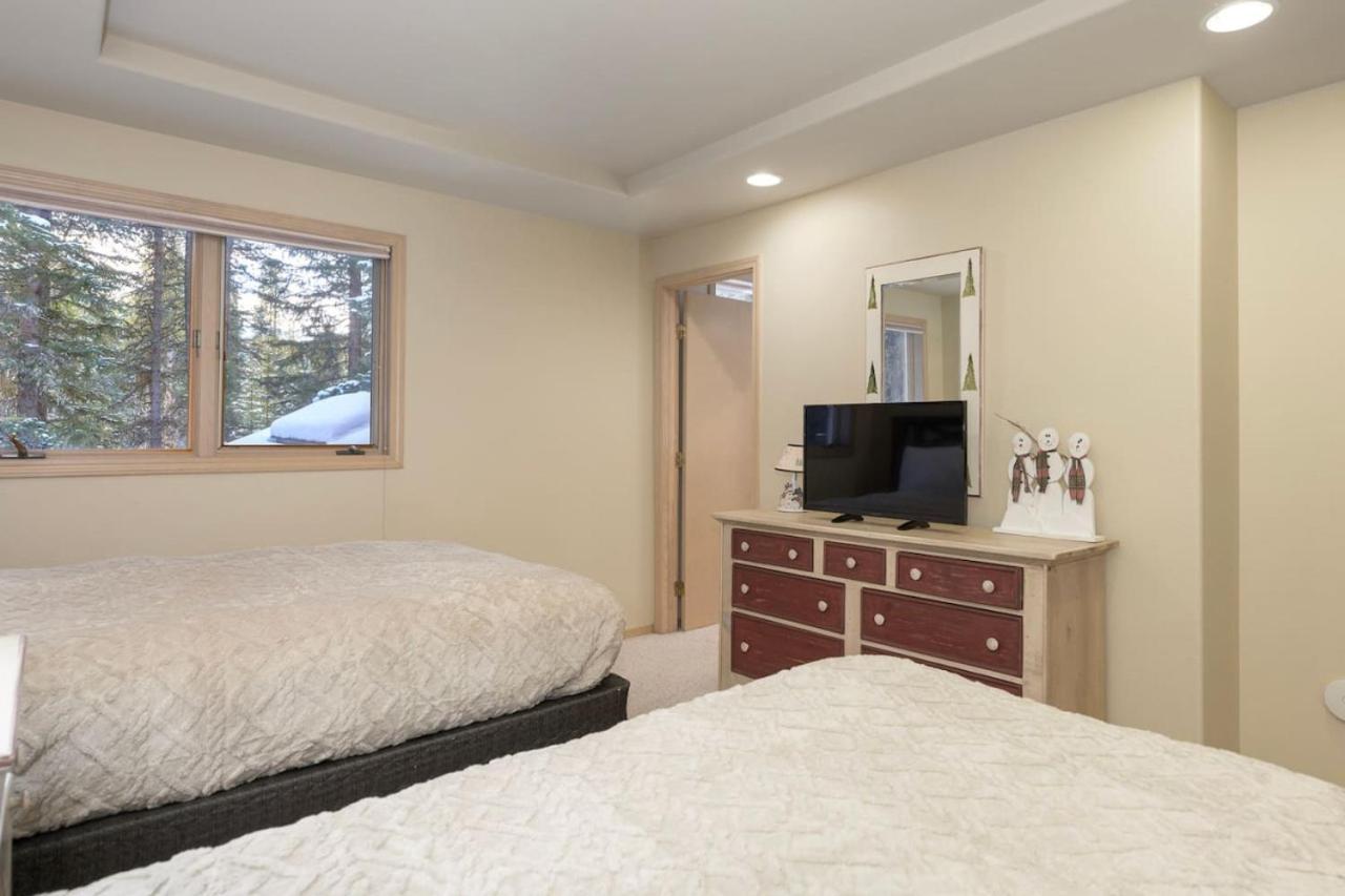 Trailside Mountain Retreat with Private Hot Tub