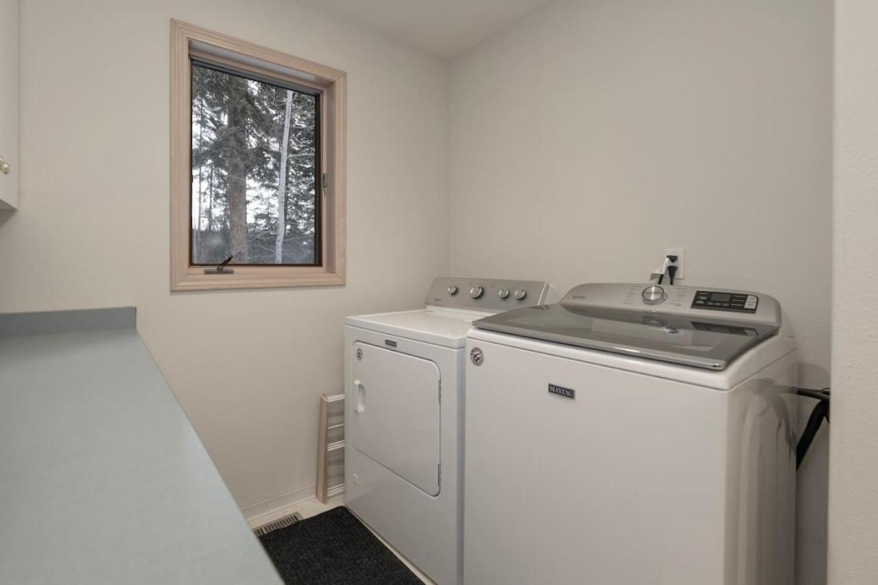 Trailside Mountain Retreat with Private Hot Tub