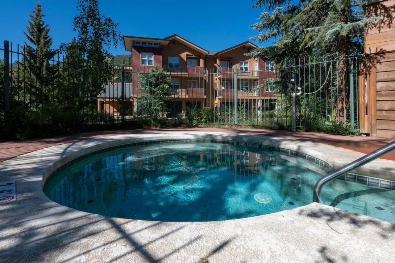 Luxe Home Minutes To Skiing Hot Tub