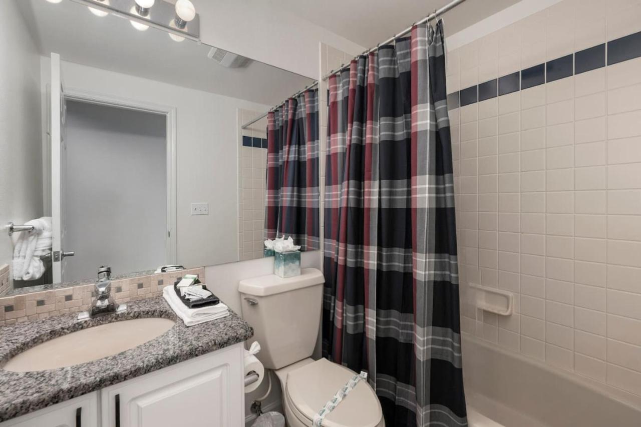 Luxe Home Minutes To Skiing Hot Tub