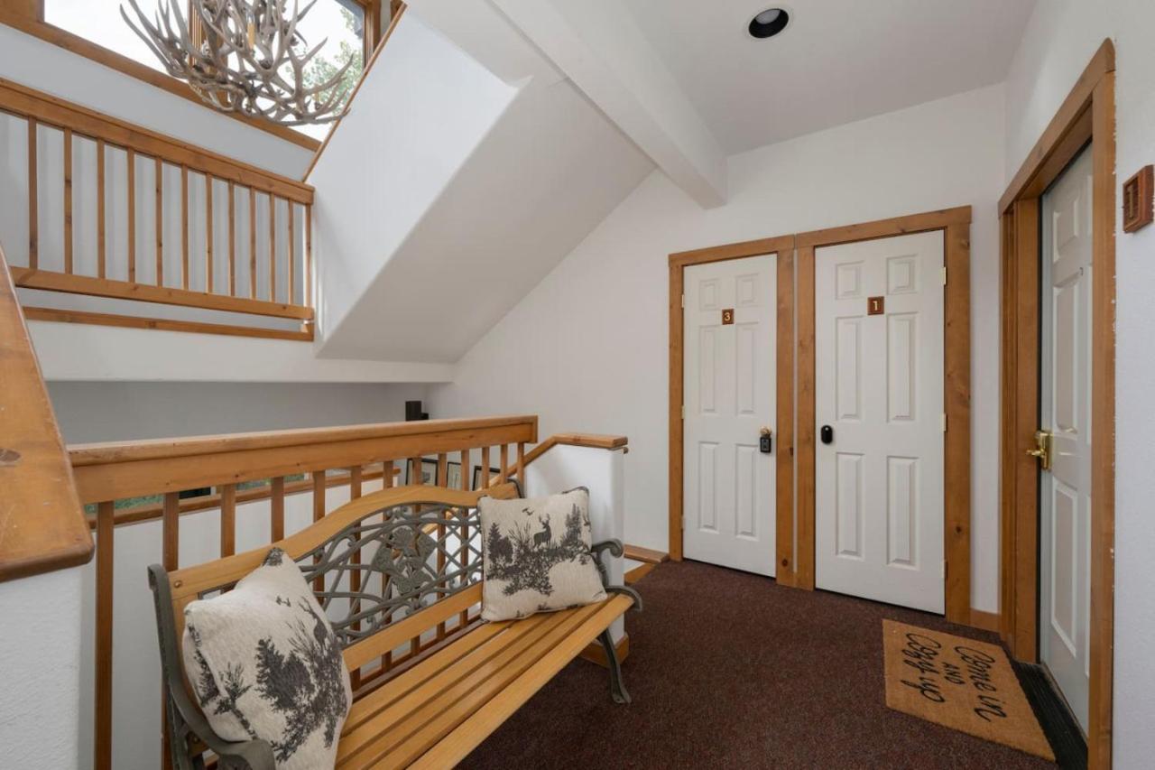 Luxe Home Minutes To Skiing Hot Tub