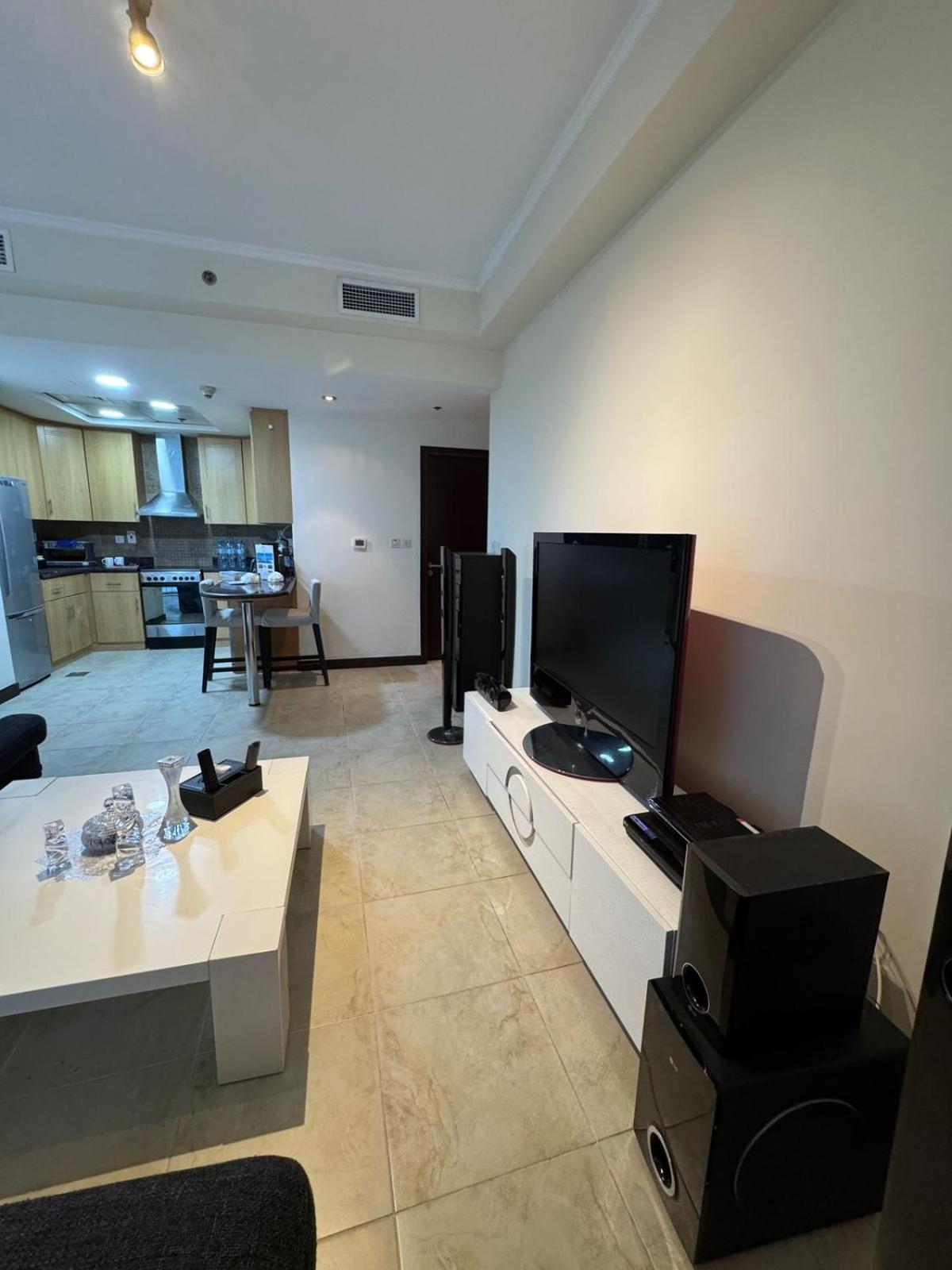 Click Stay - JLT - 2 Bedroom & Balcony Lakes View Entire Apartment -SS