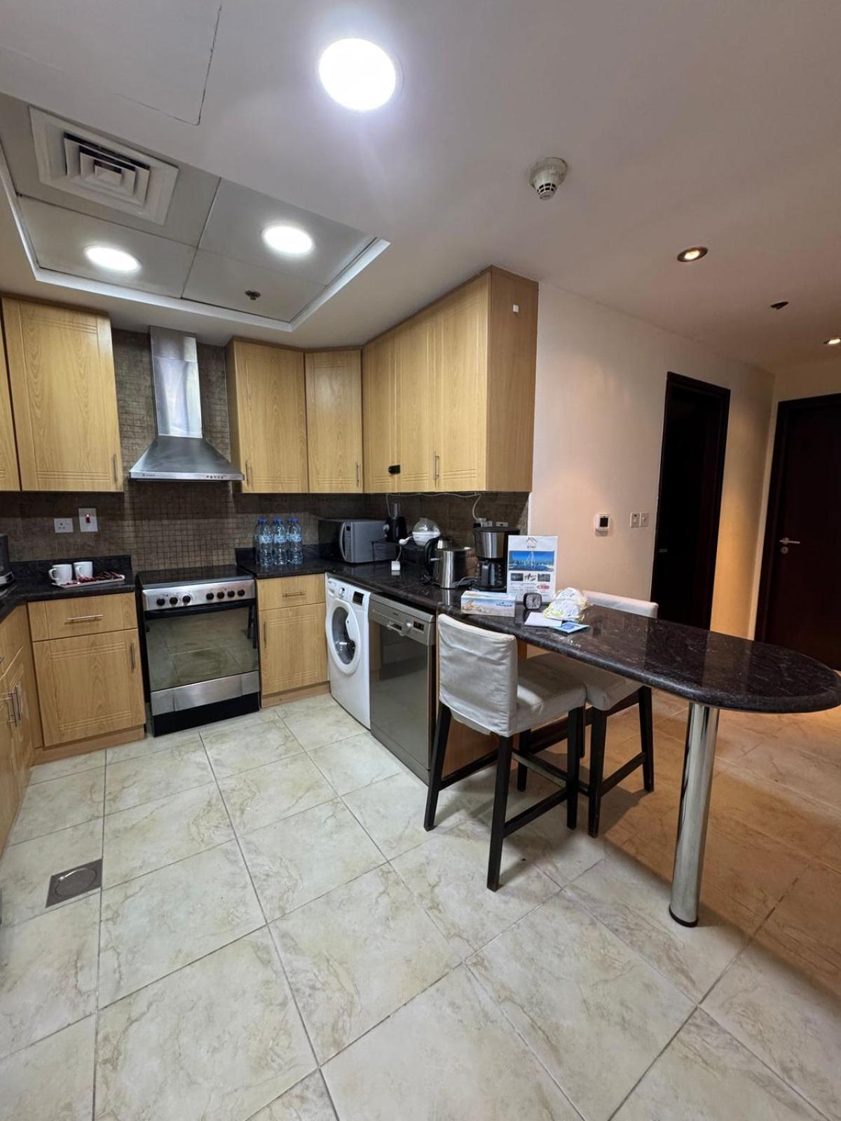 Click Stay - JLT - 2 Bedroom & Balcony Lakes View Entire Apartment -SS